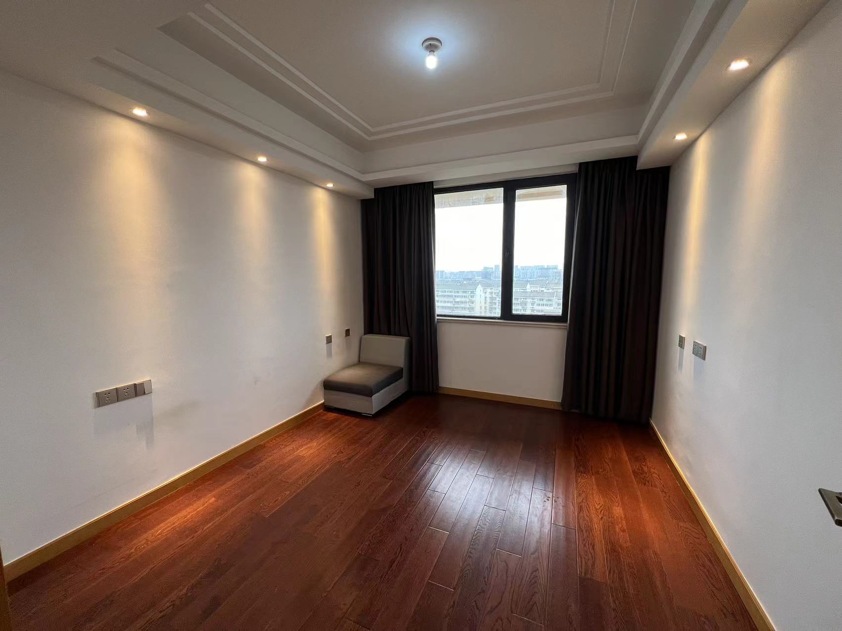 中南世纪花城三期 3室2厅2卫 137.37m&sup2;