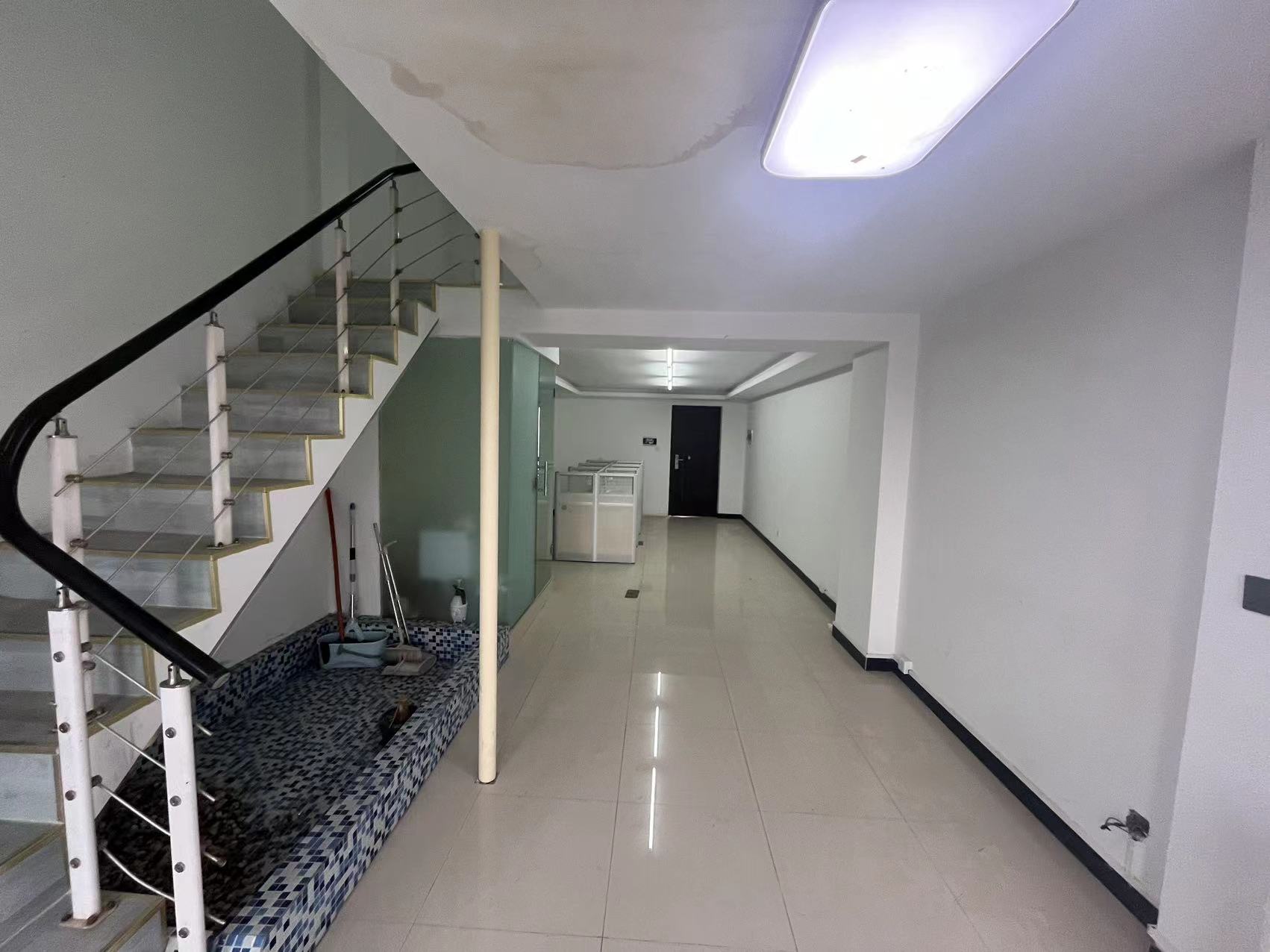 东景国际 2室1厅1卫 67m&sup2;