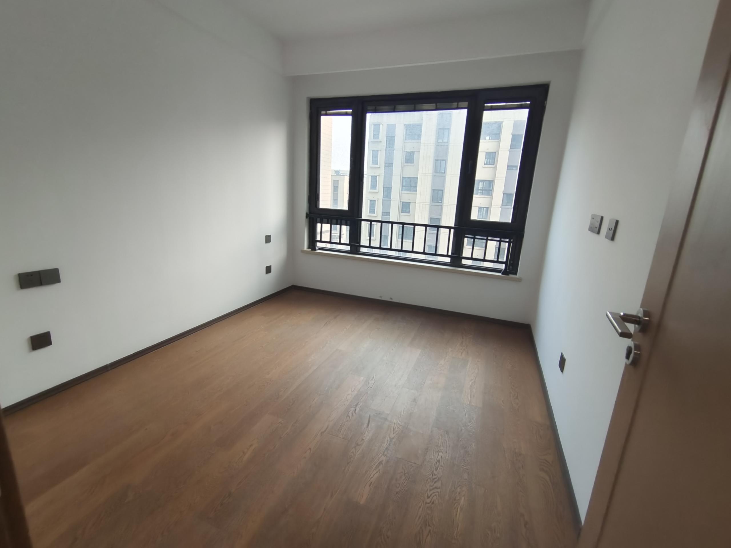 春风南岸东园 5室2厅2卫 142m&sup2;