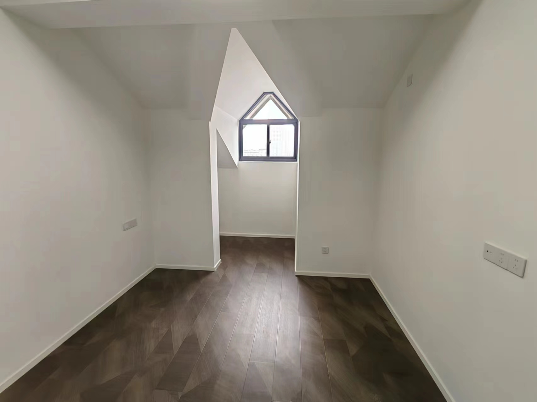新海通花园 3室1厅1卫 104.00m&sup2;