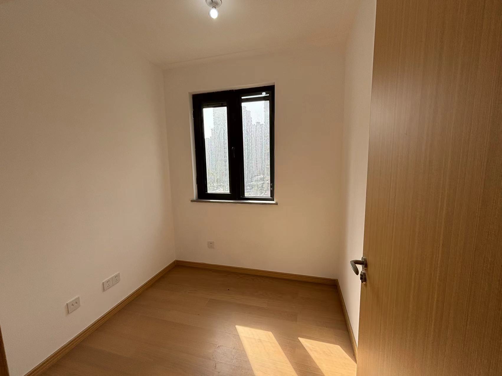 时光漫城 4室2厅2卫 125m&sup2;