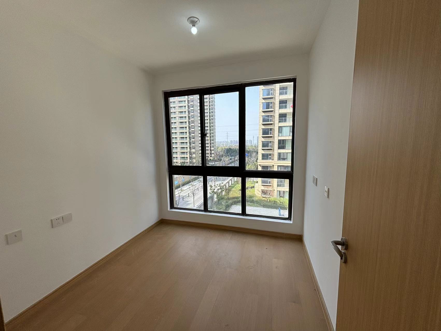 时光漫城 4室2厅2卫 125m&sup2;