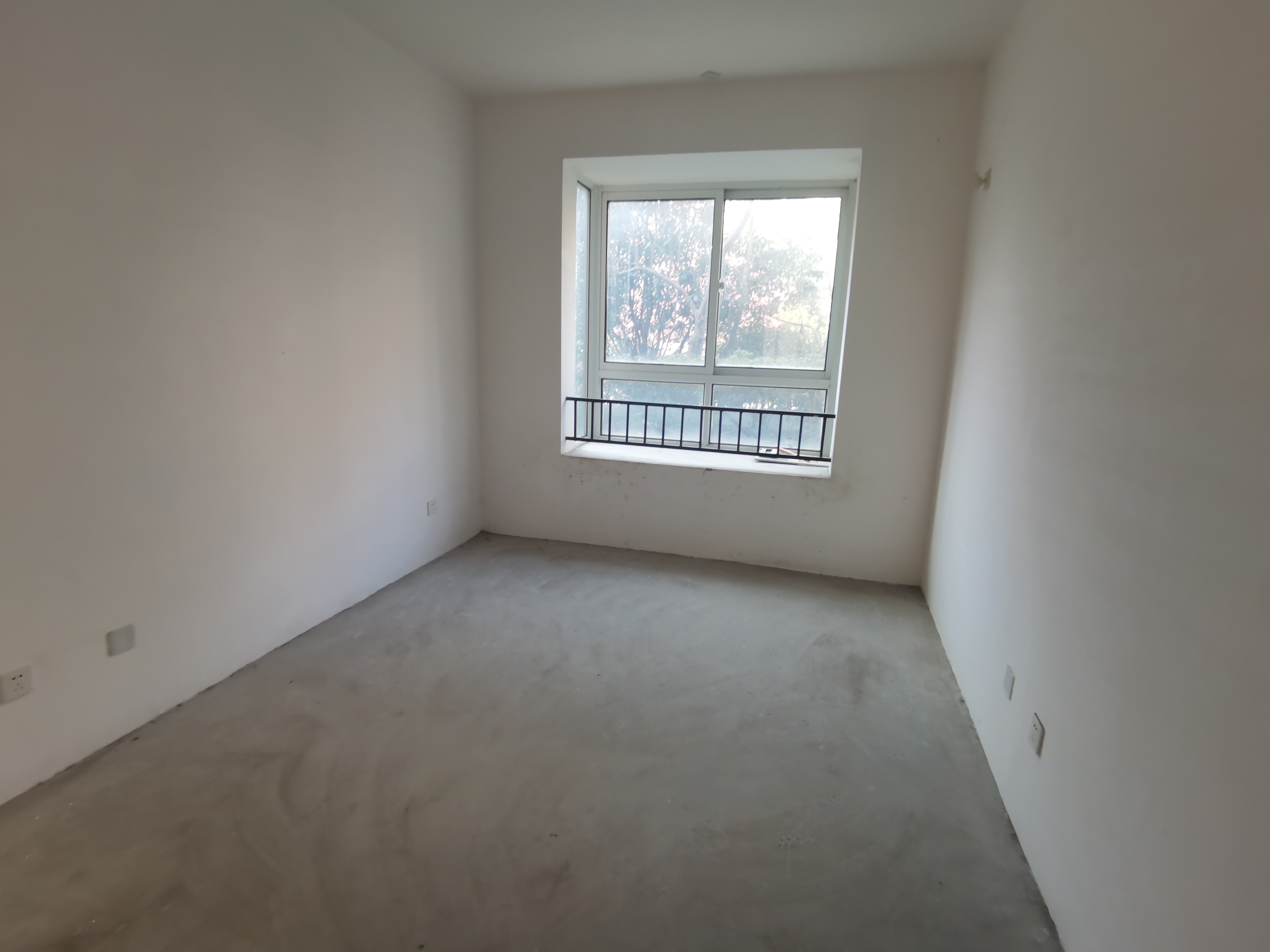 军山花园 3室2厅2卫 126m&sup2;