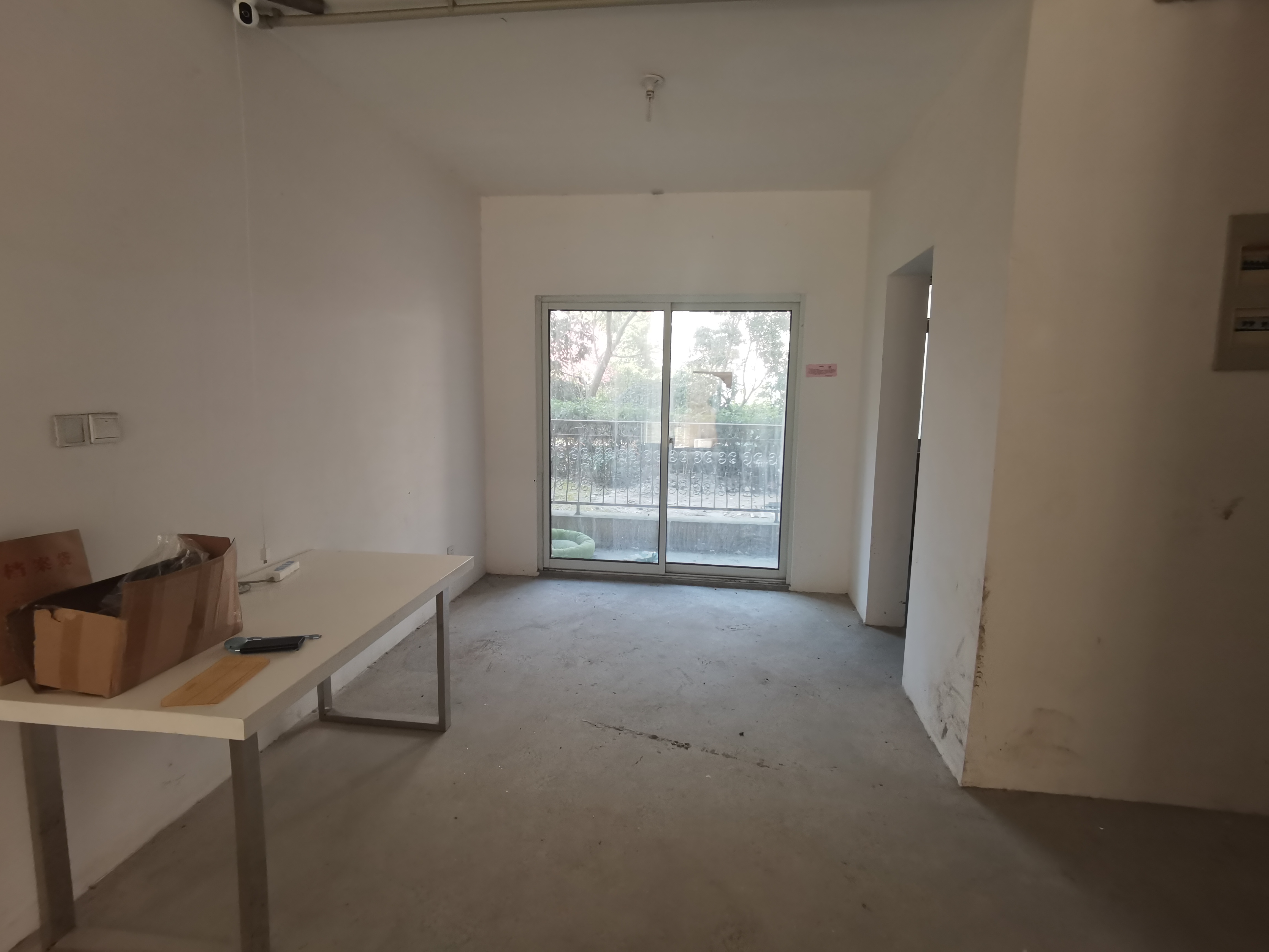 军山花园 3室2厅2卫 126m&sup2;