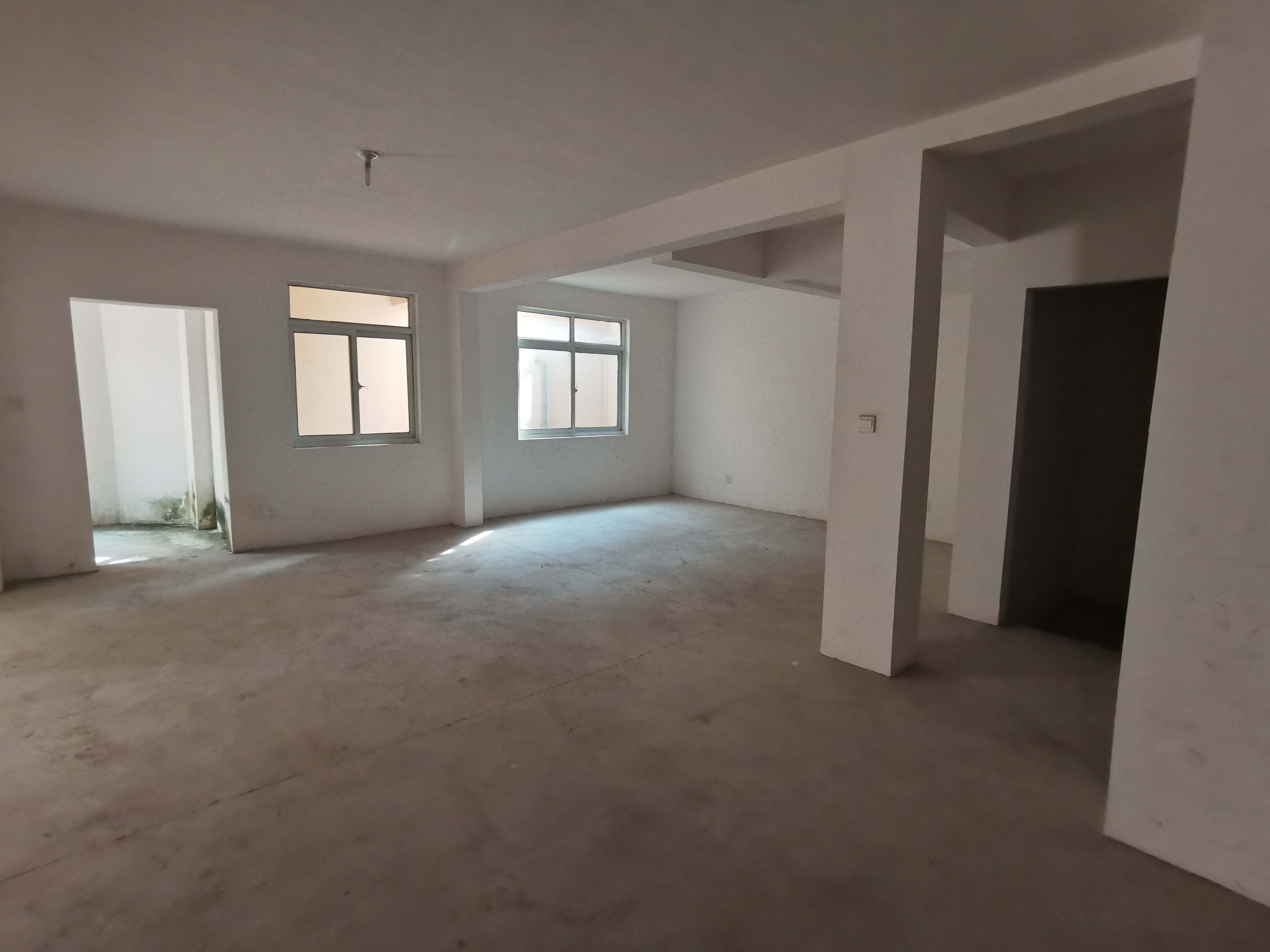 军山花园 3室2厅2卫 126m&sup2;