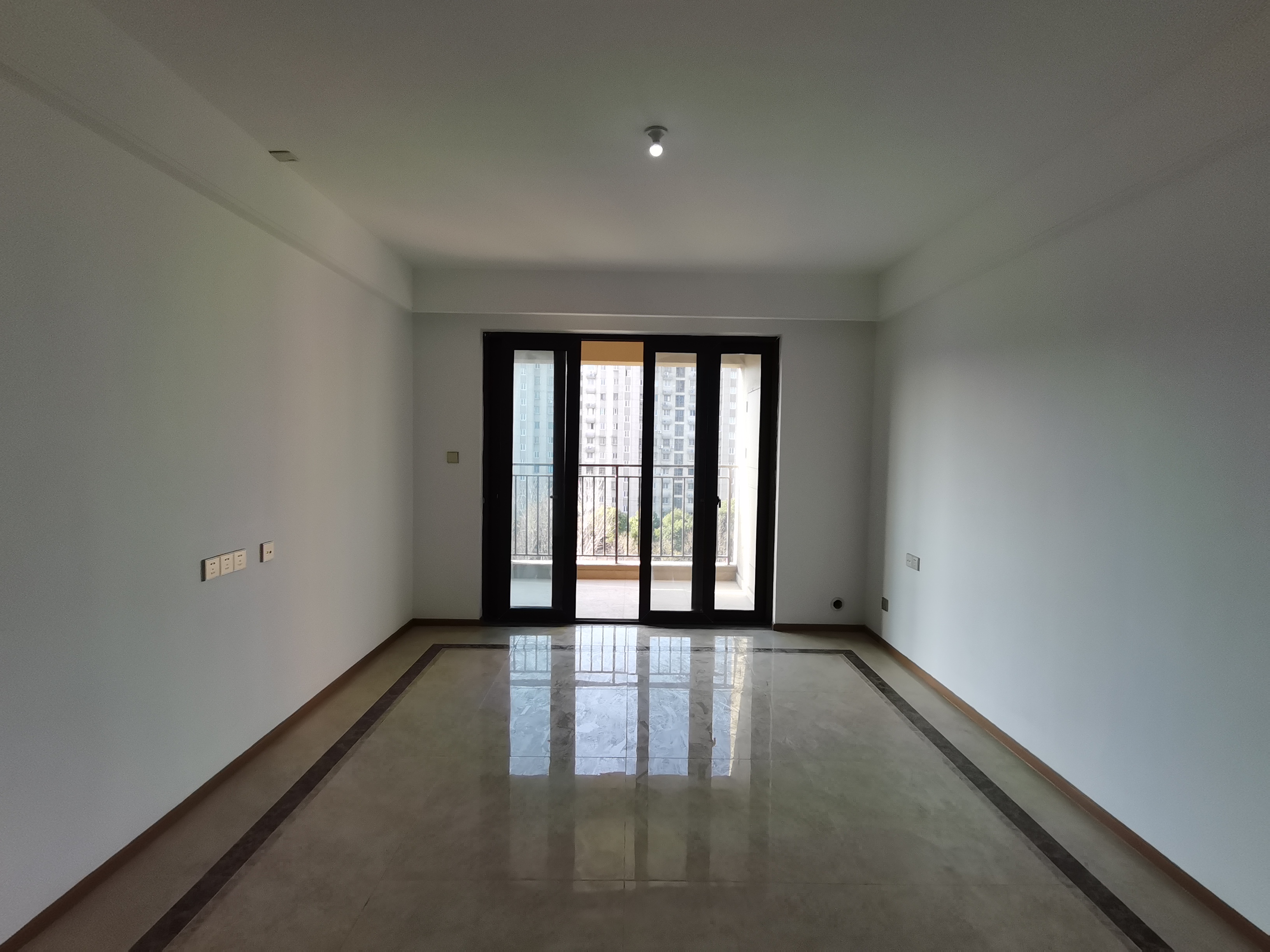 上悦城 3室2厅2卫 115.45m&sup2;