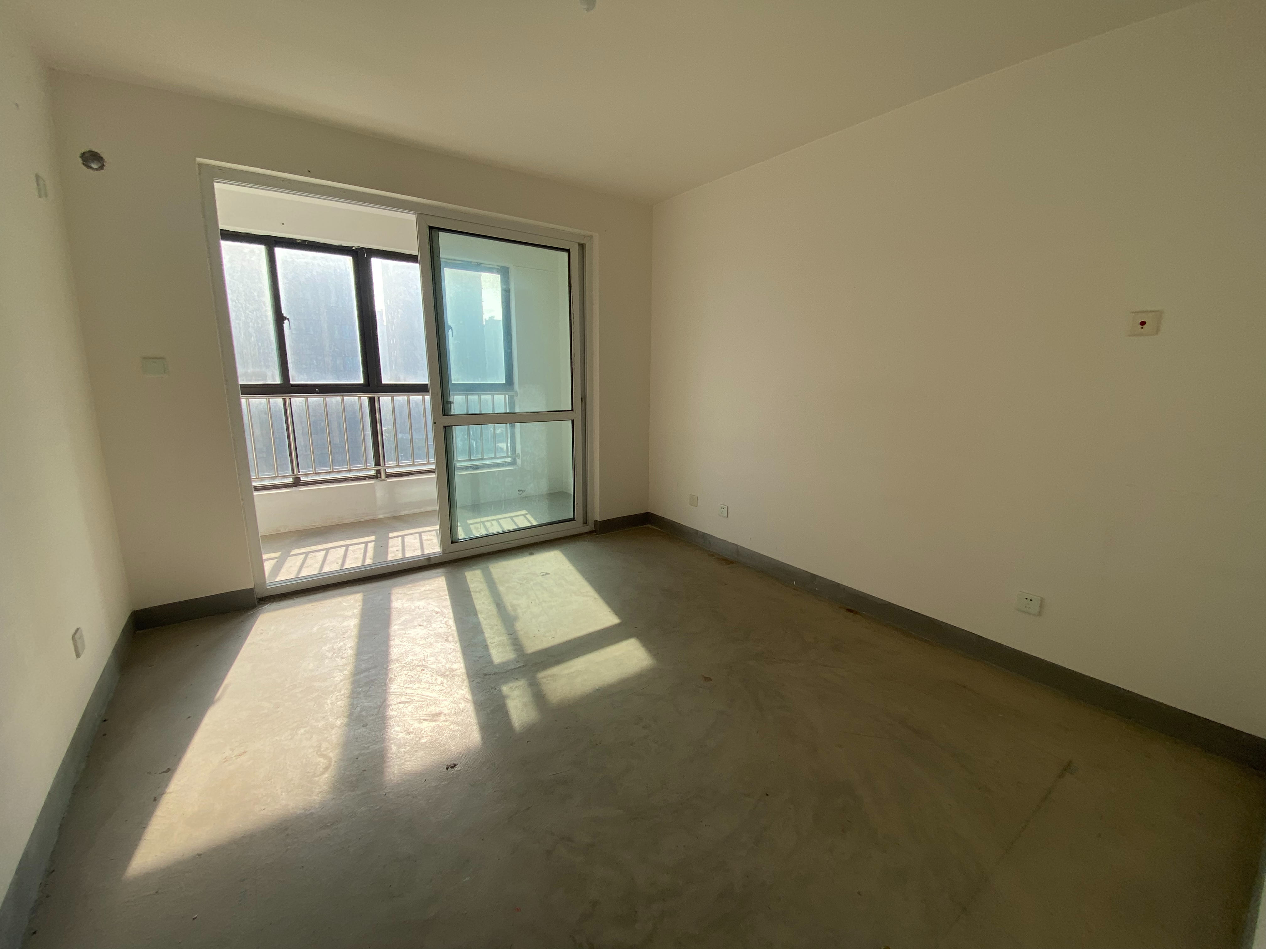 临江家园 3室2厅2卫 126.00m&sup2;