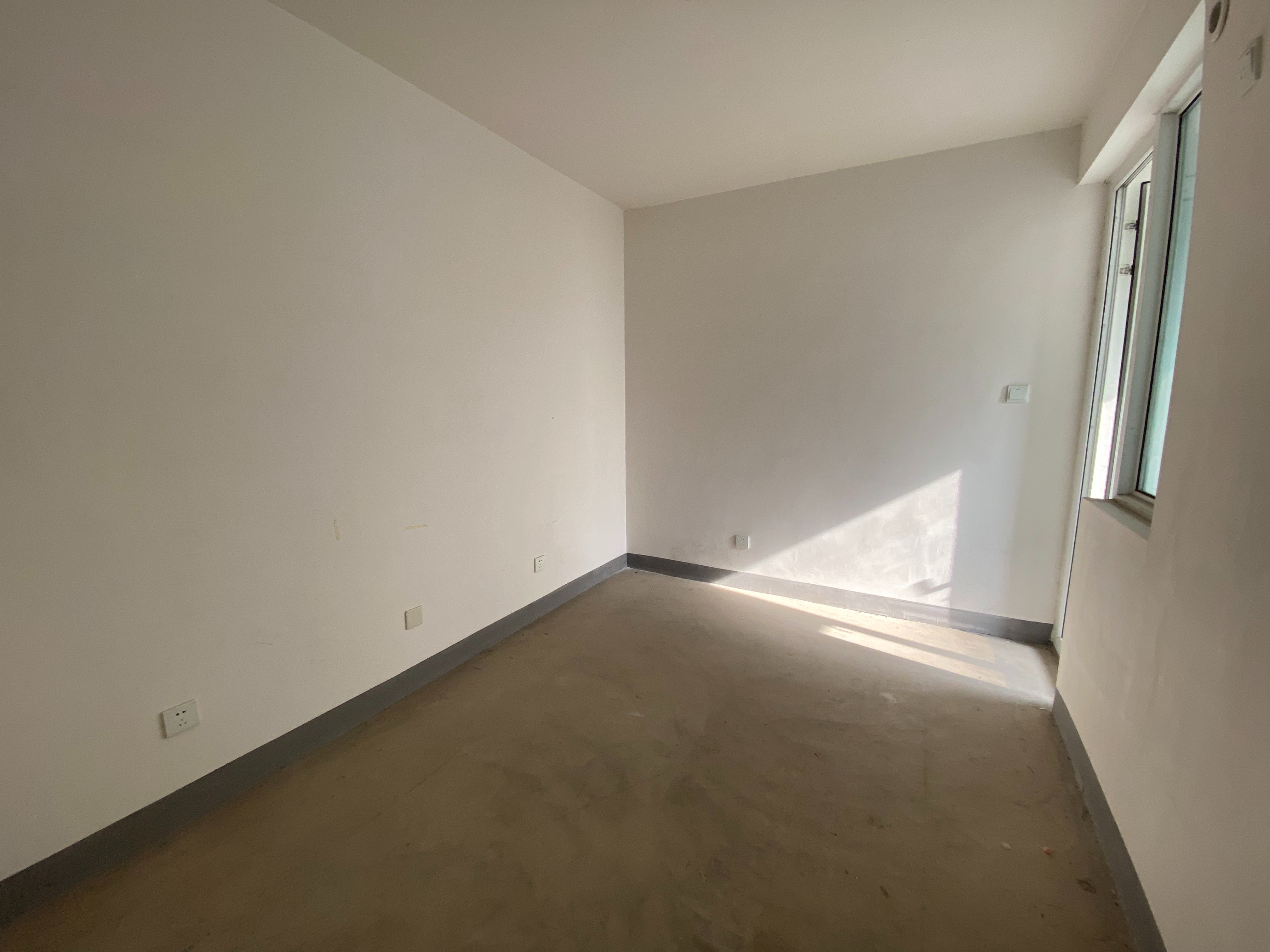 临江家园 3室2厅2卫 126.00m&sup2;