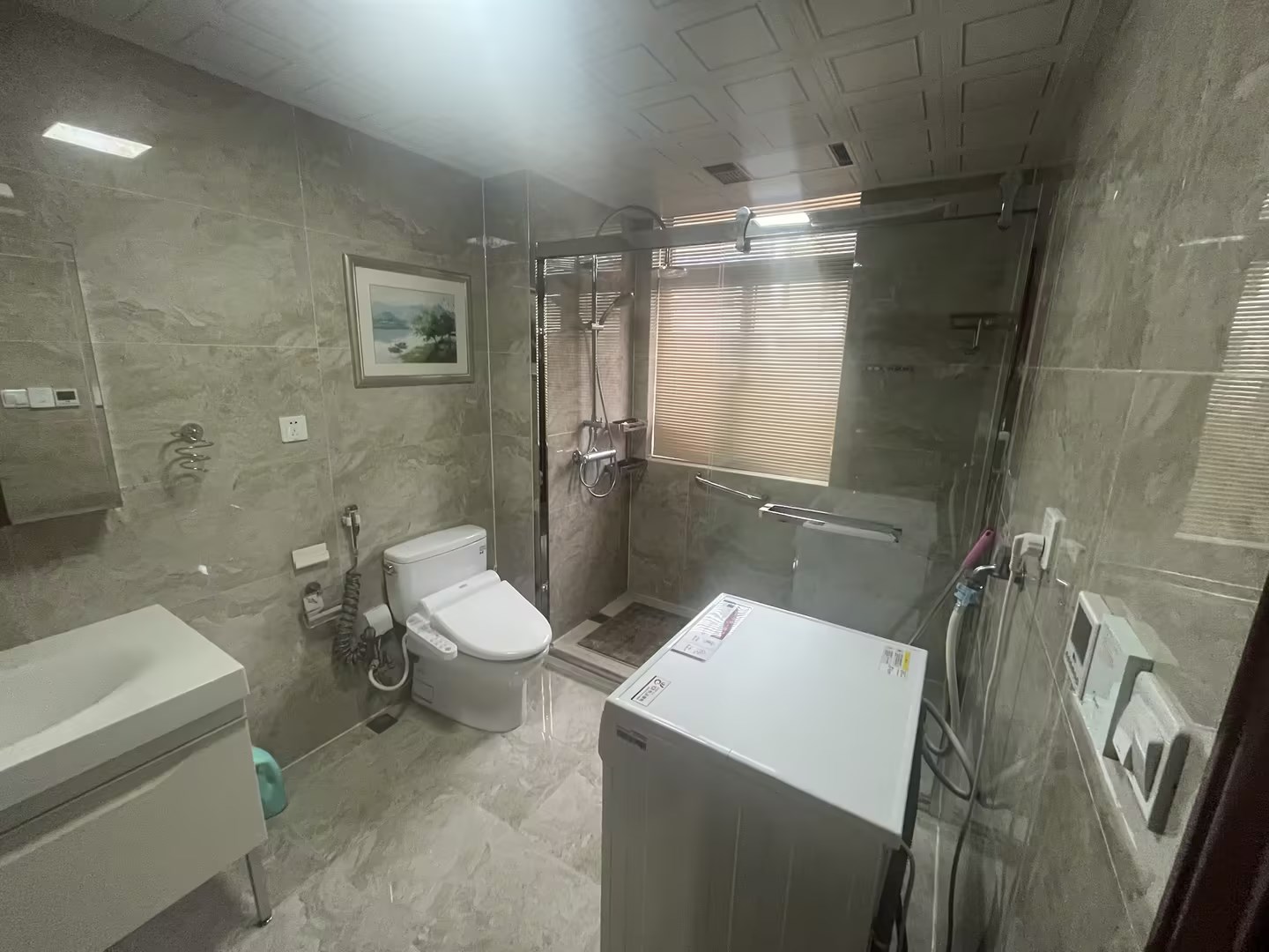 凤凰莱茵苑 4室2厅2卫 216m&sup2;