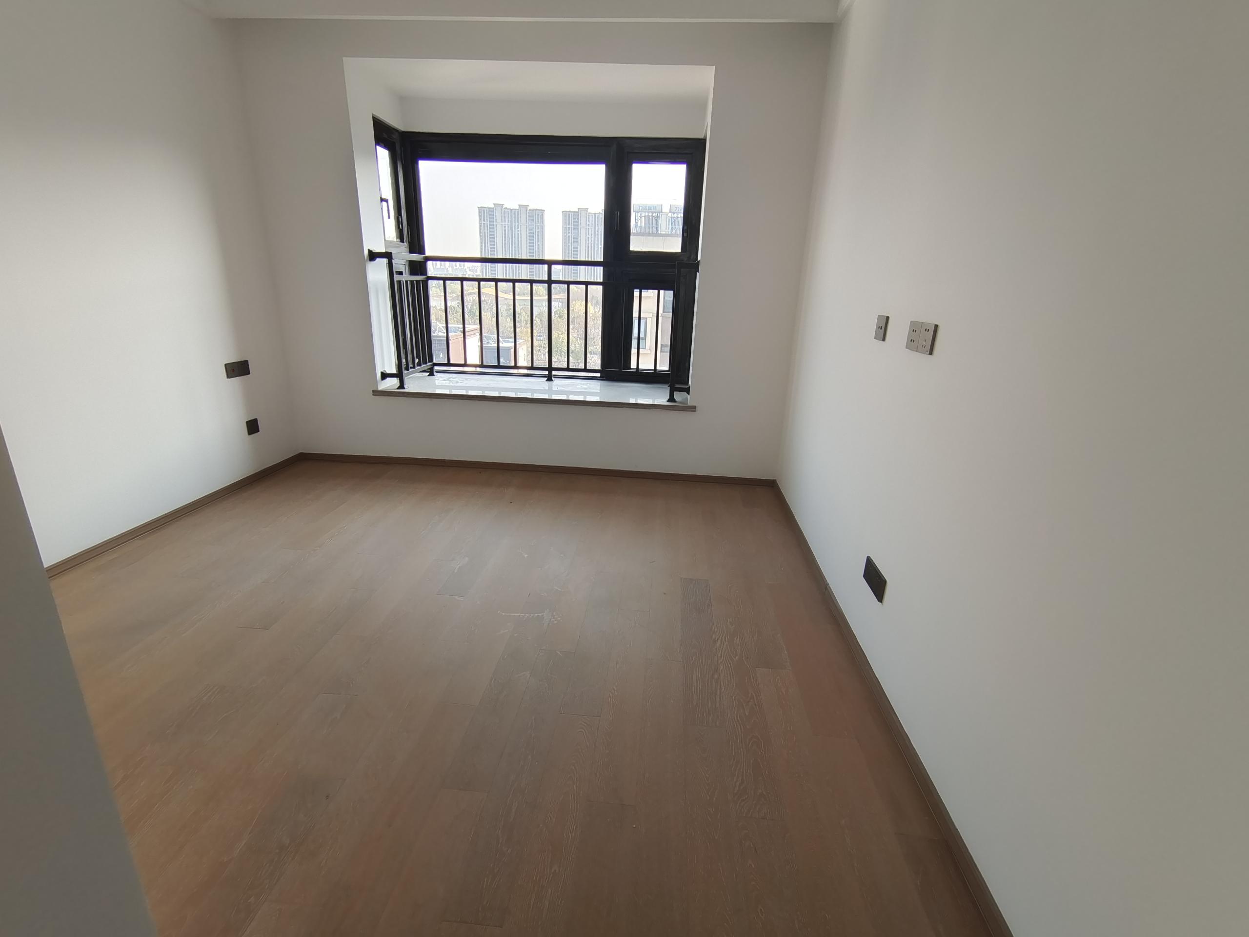 春风南岸东园 4室2厅3卫 167m&sup2;
