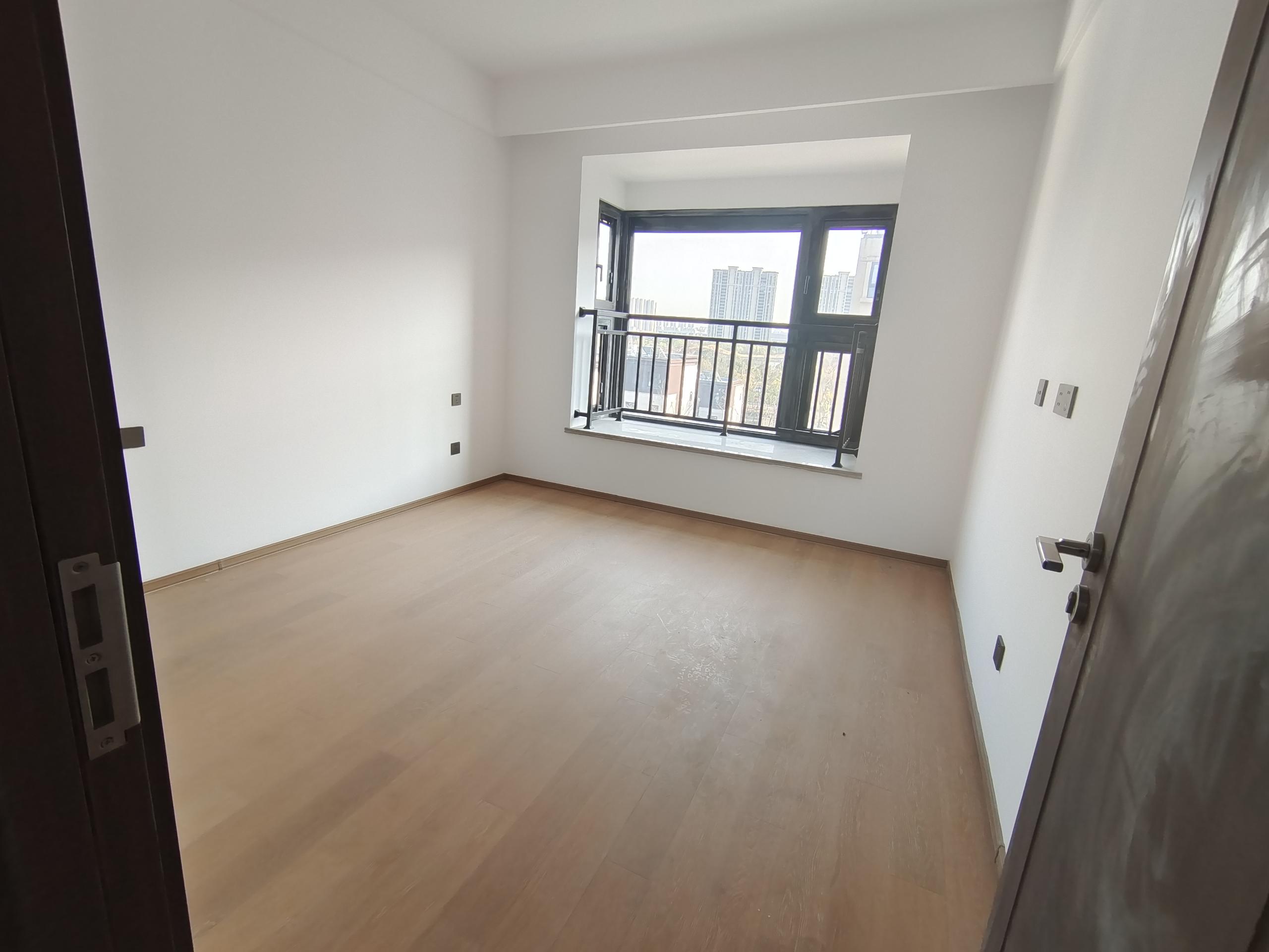 春风南岸东园 4室2厅3卫 167m&sup2;