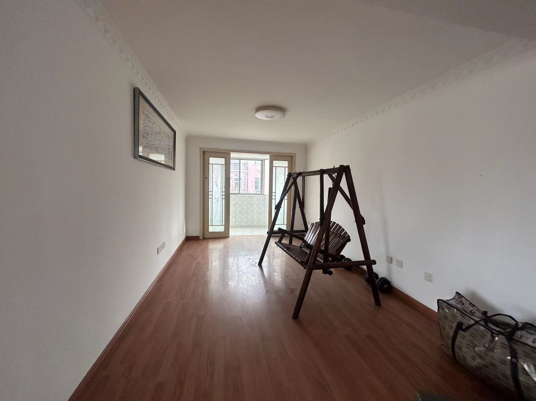 阳光花园 4室2厅2卫 190m&sup2;
