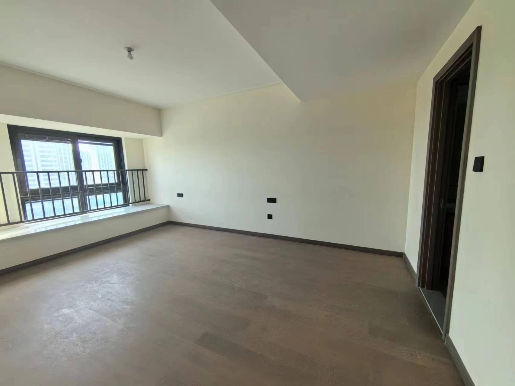 湖山源著 3室2厅2卫 115m&sup2;