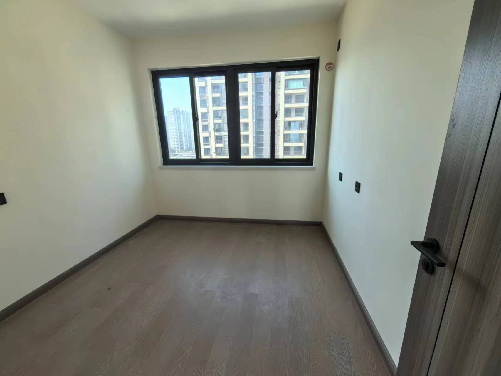 湖山源著 3室2厅2卫 115m&sup2;