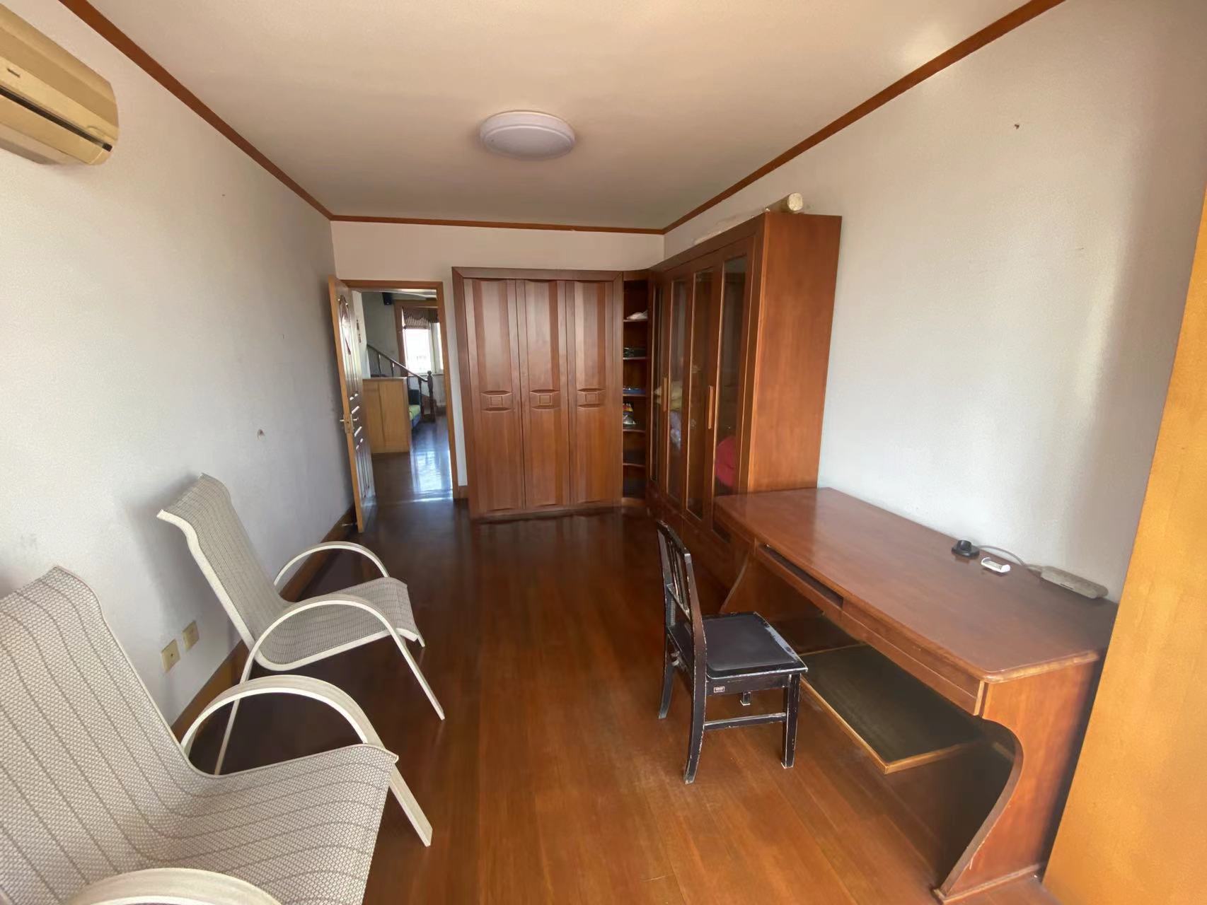 北濠山庄 5室3厅3卫 116m&sup2;