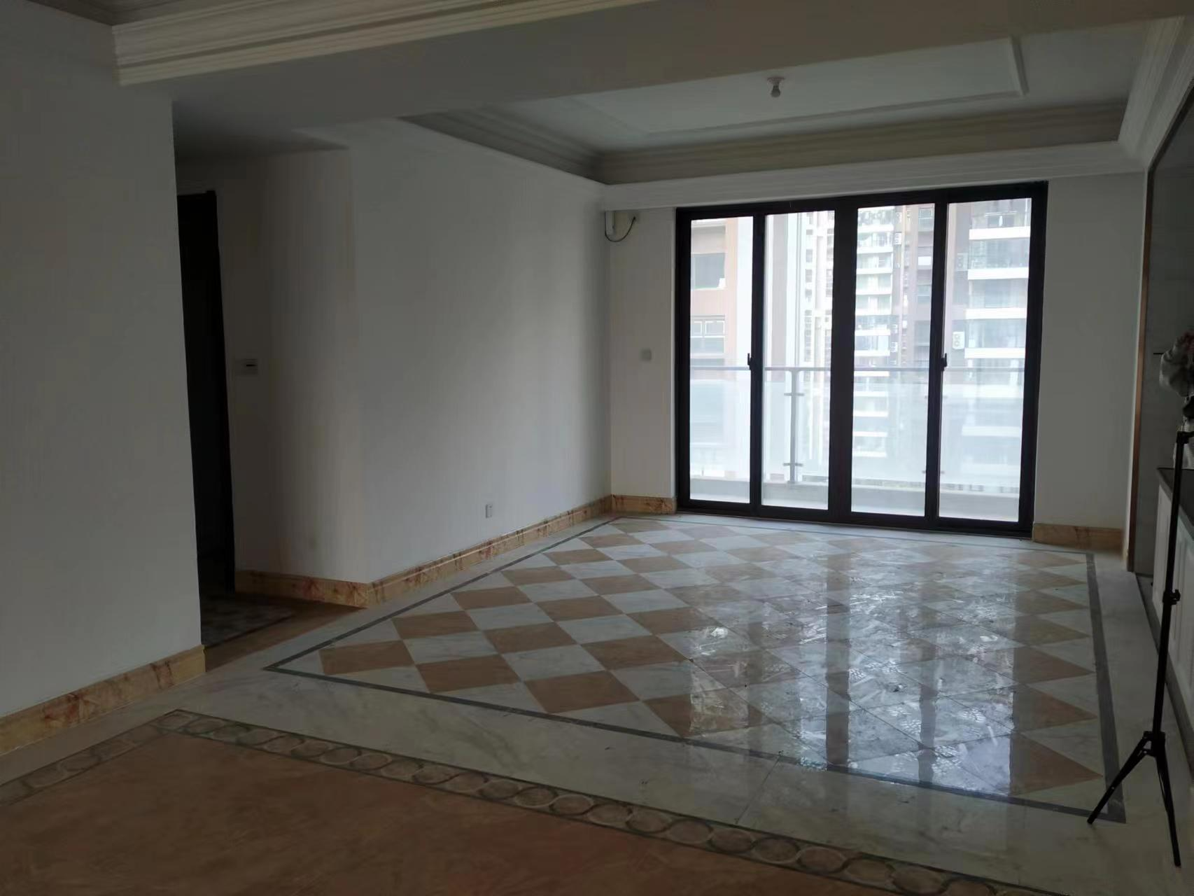 南通碧桂园翡翠华府 4室2厅2卫 266.00m²