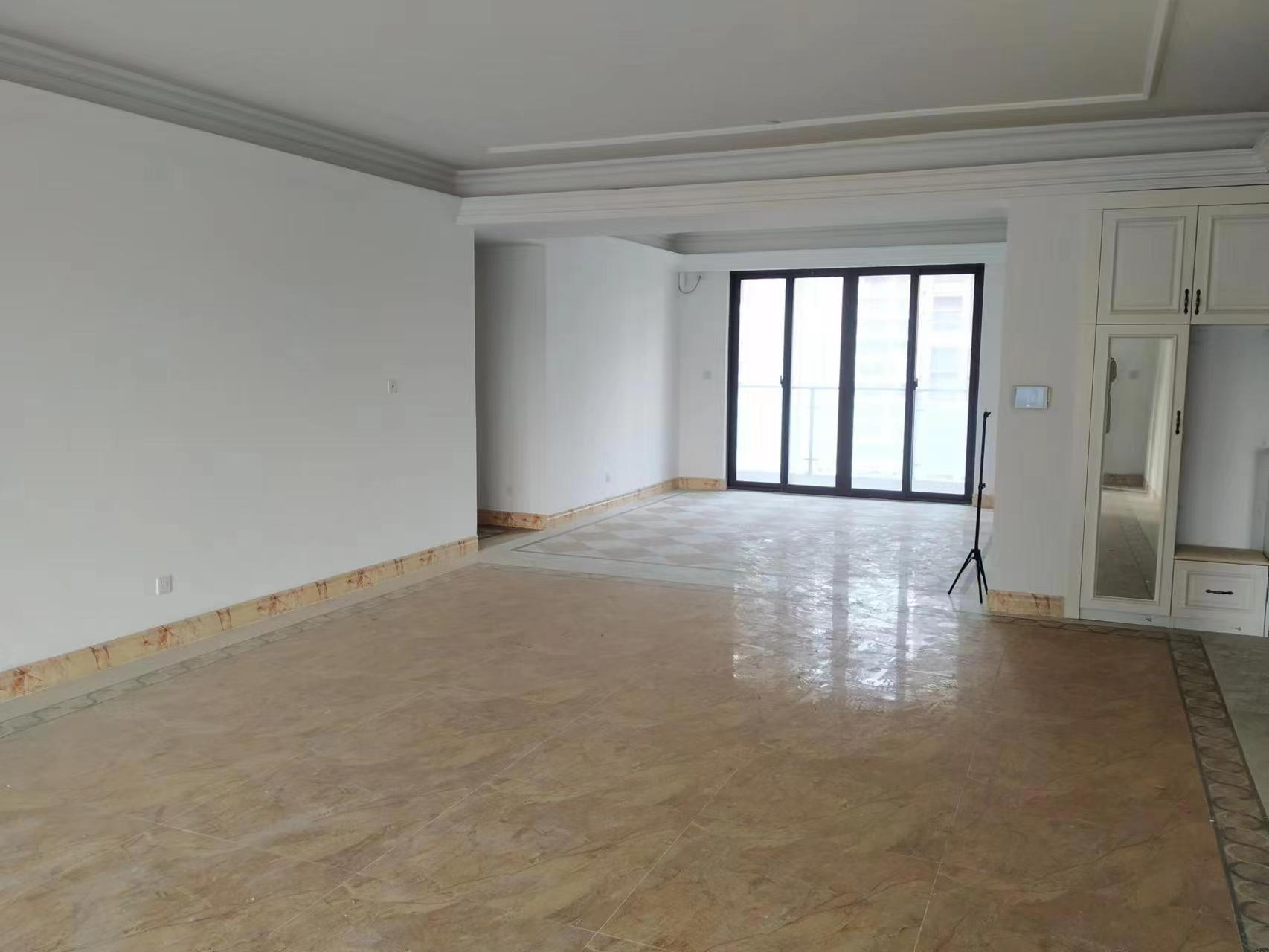 南通碧桂园翡翠华府 4室2厅2卫 266.00m&sup2;
