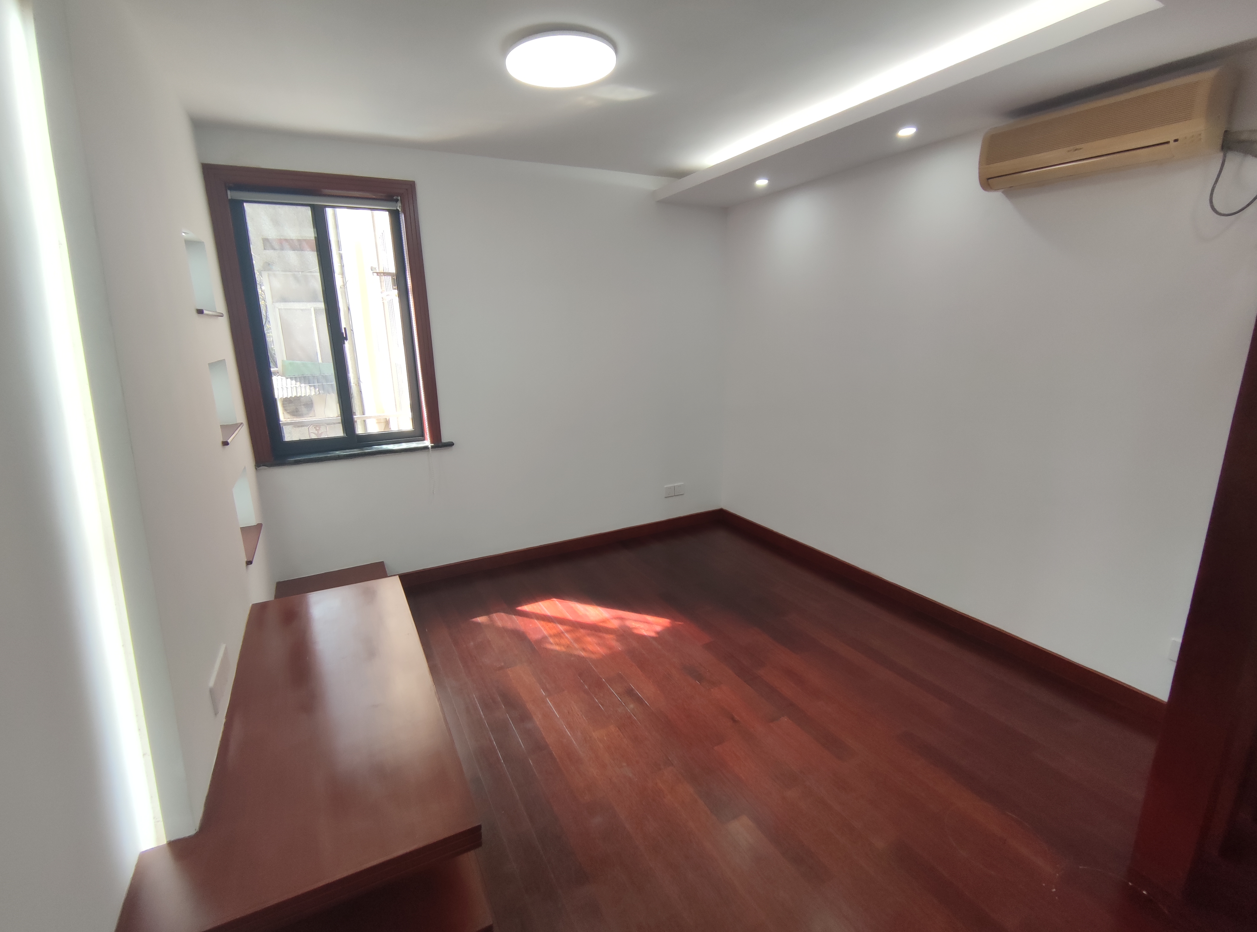 易家桥新村 2室1厅1卫 67m²