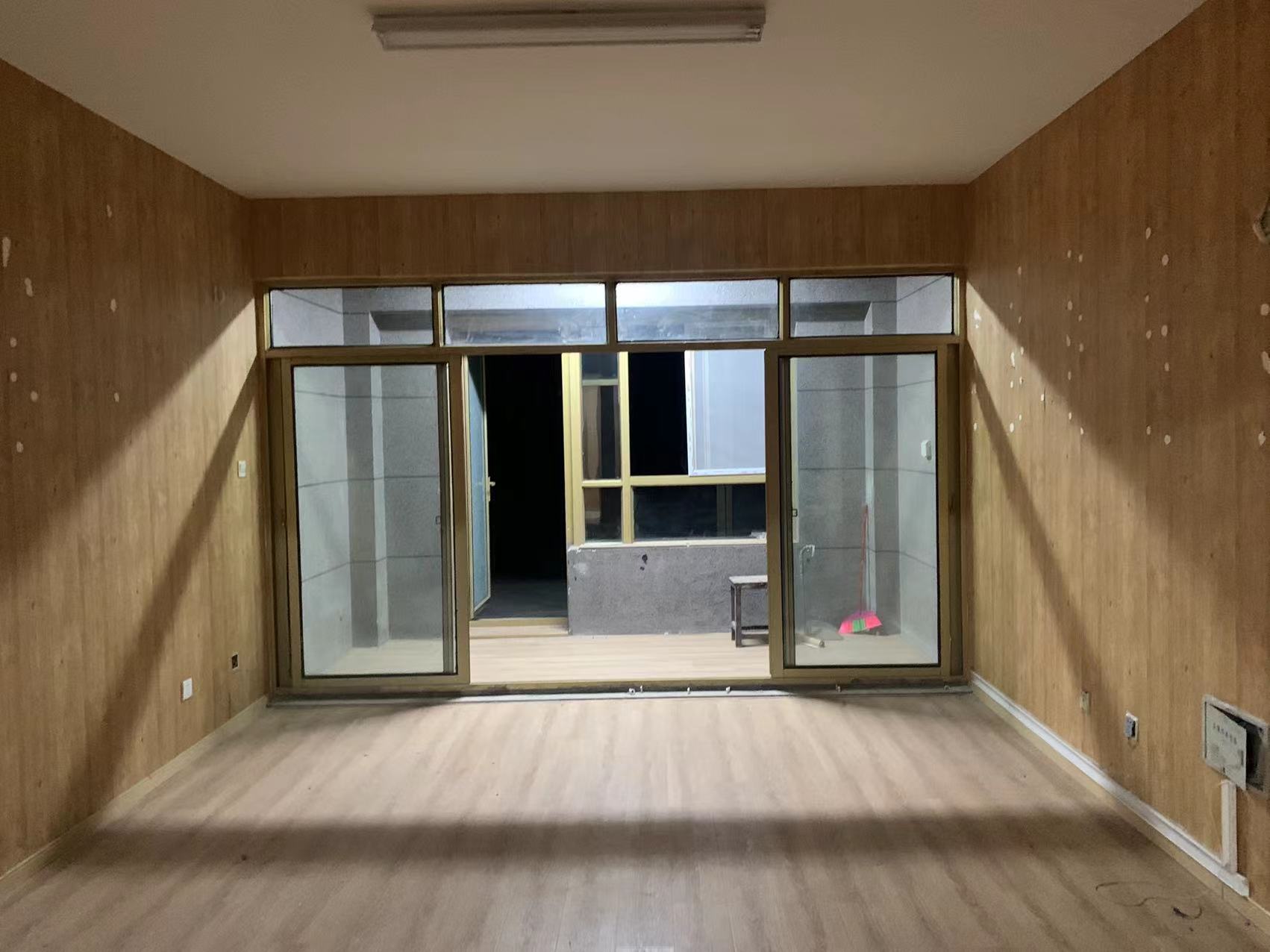 恒盛豪庭 4室2厅2卫 140.00m&sup2;