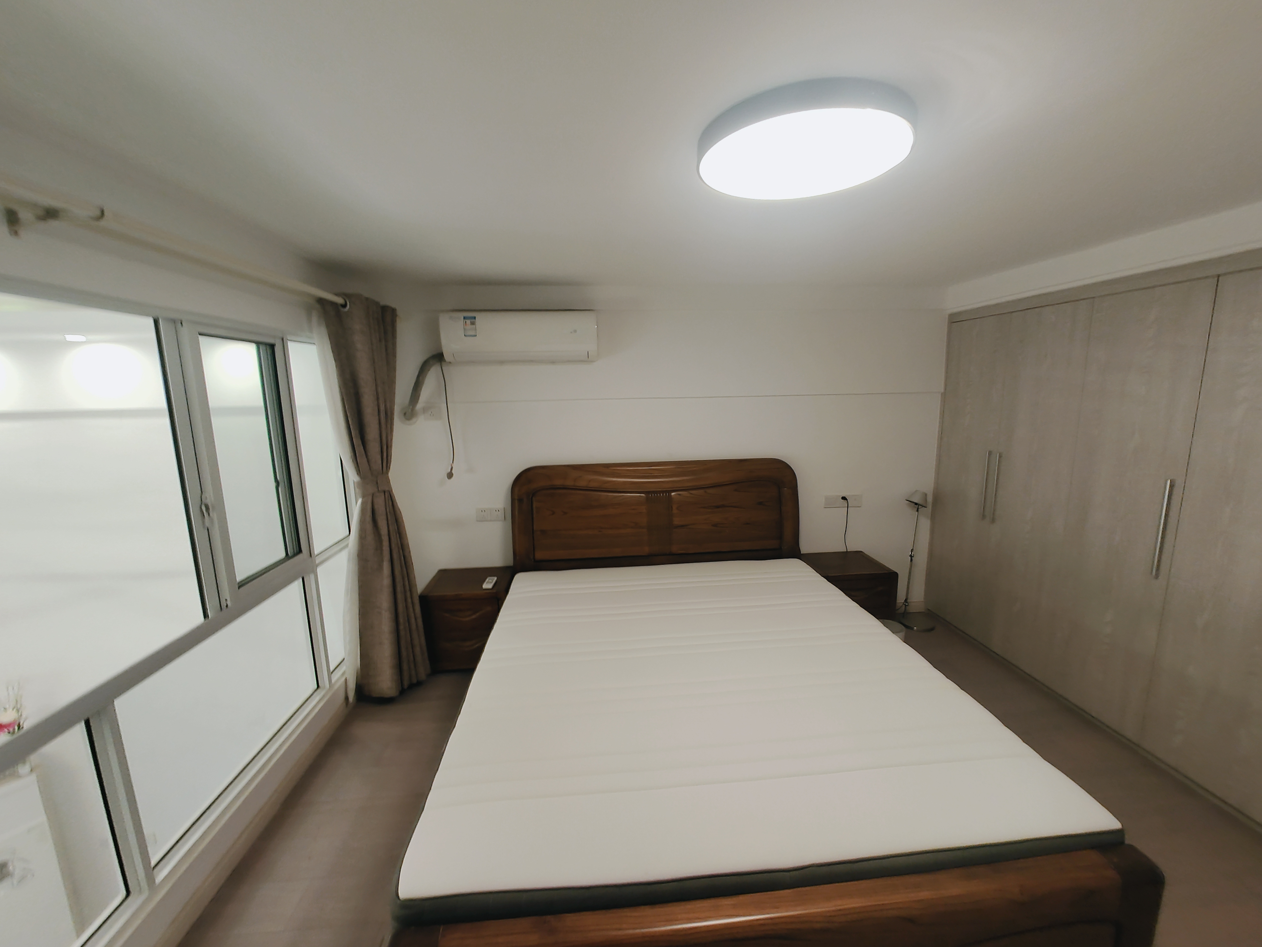 恒隆国际 1室1厅1卫 70.00m&sup2;