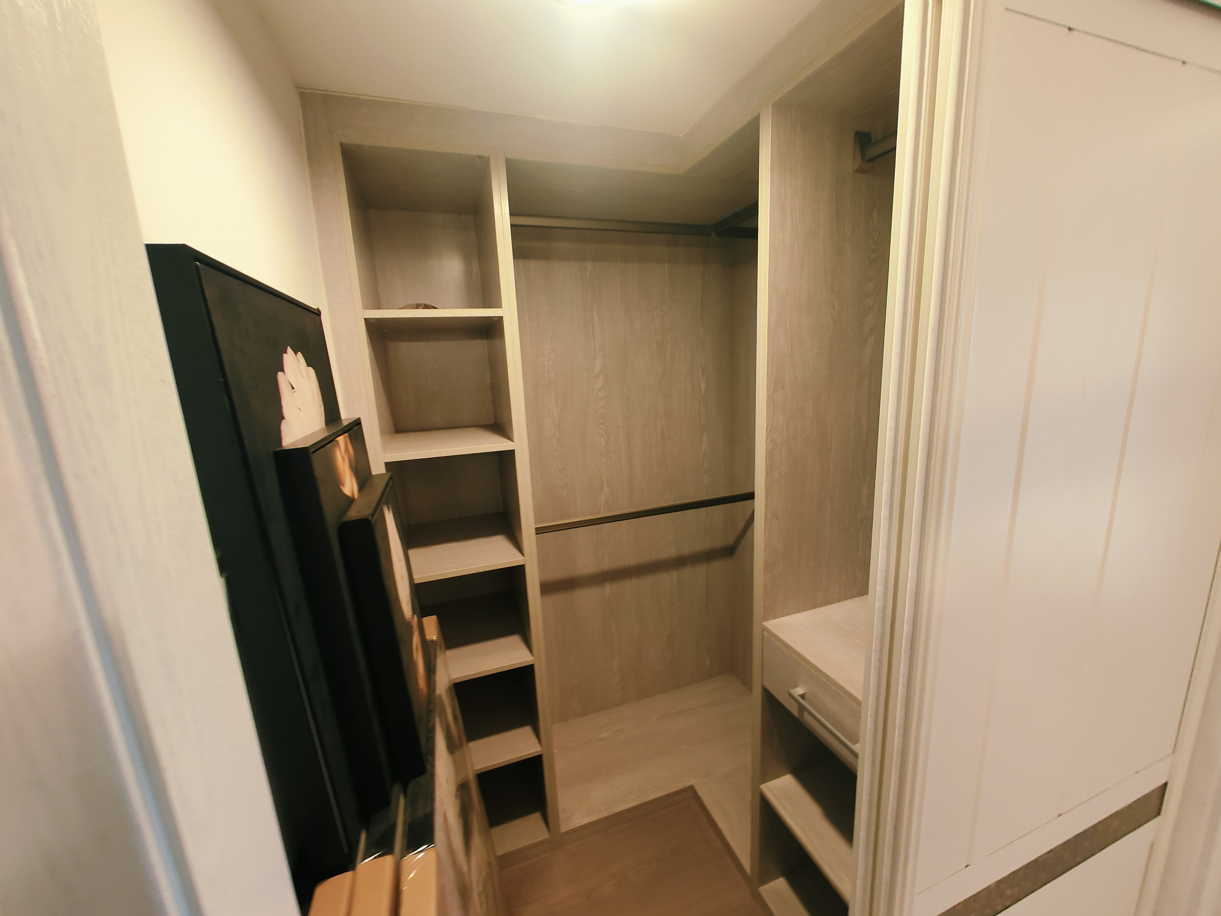 恒隆国际 1室1厅1卫 70.00m&sup2;