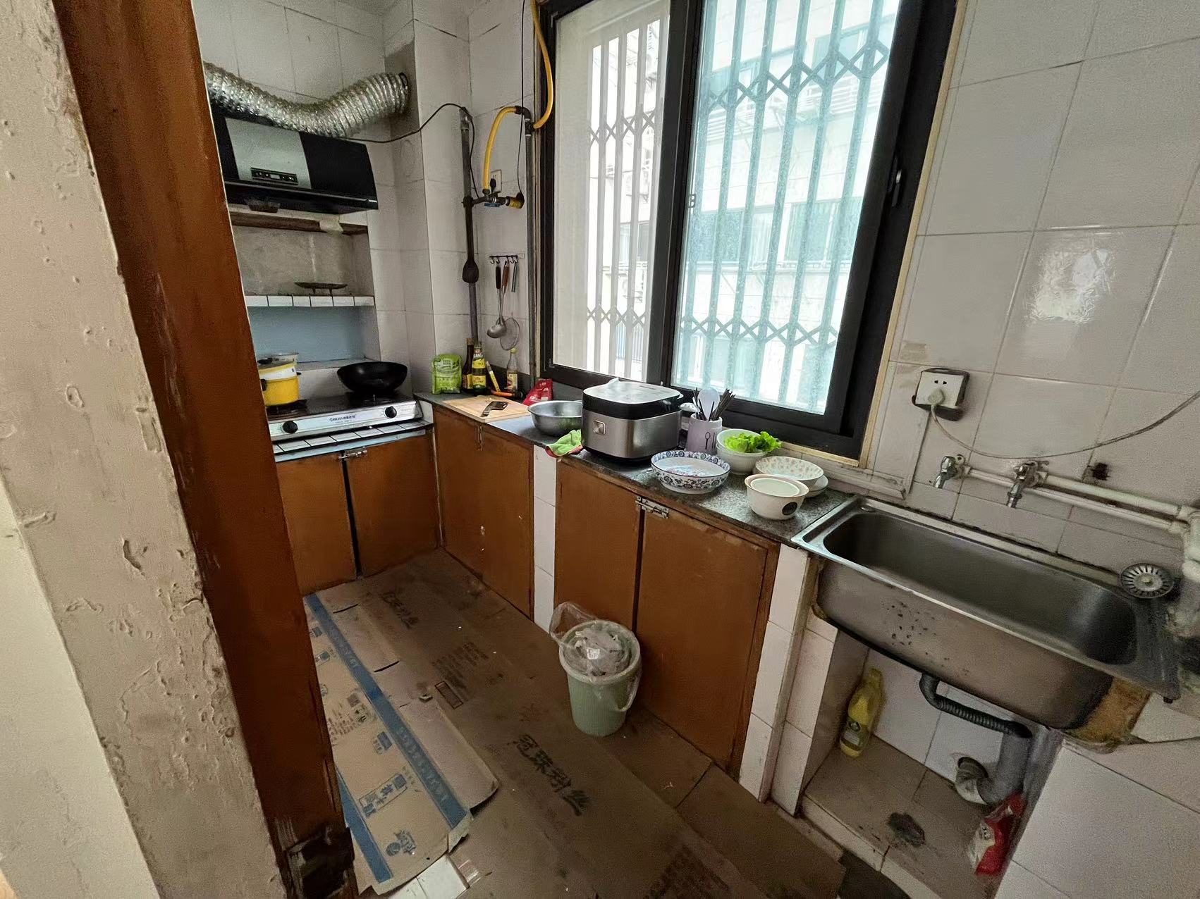 虹桥东村 2室1厅1卫 68m&sup2;