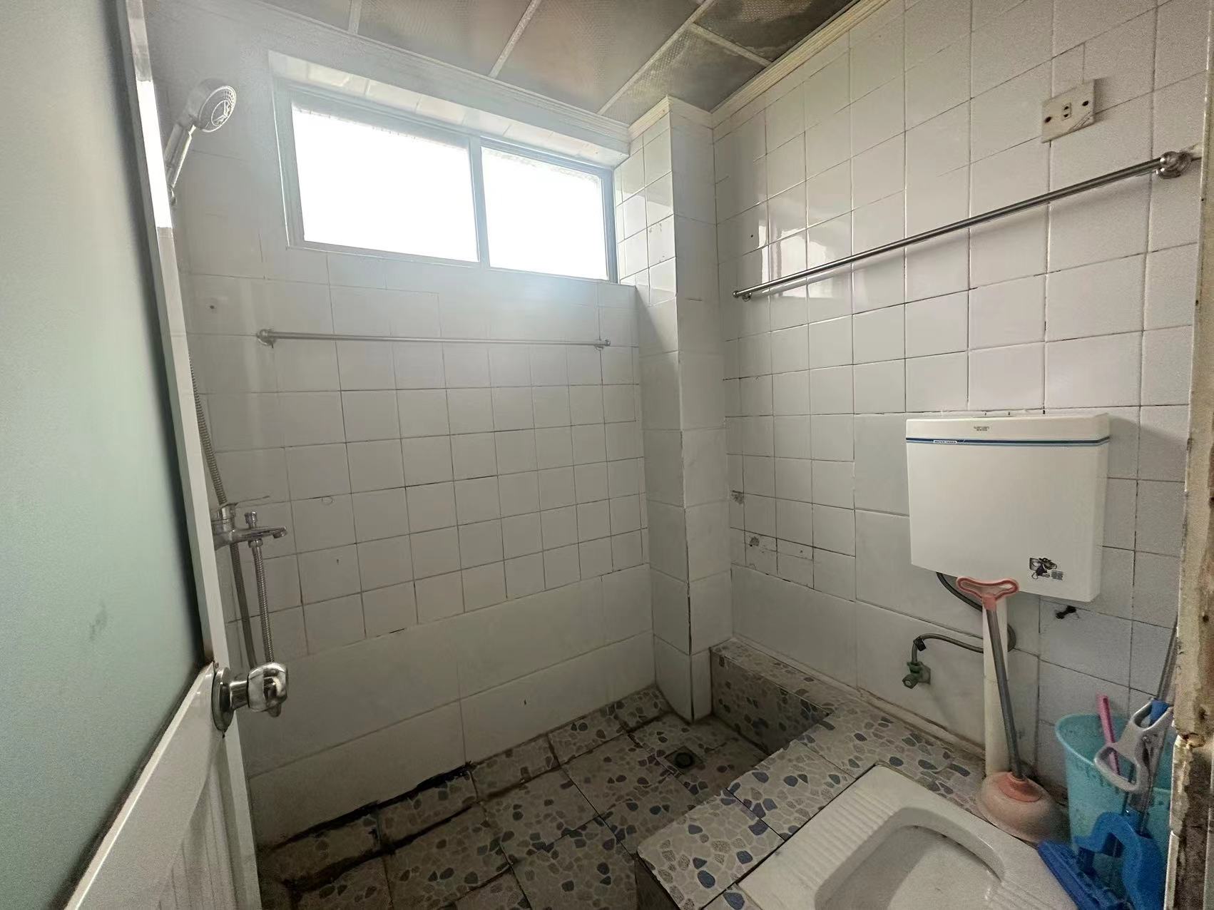 金和小区 3室2厅1卫 115m&sup2;