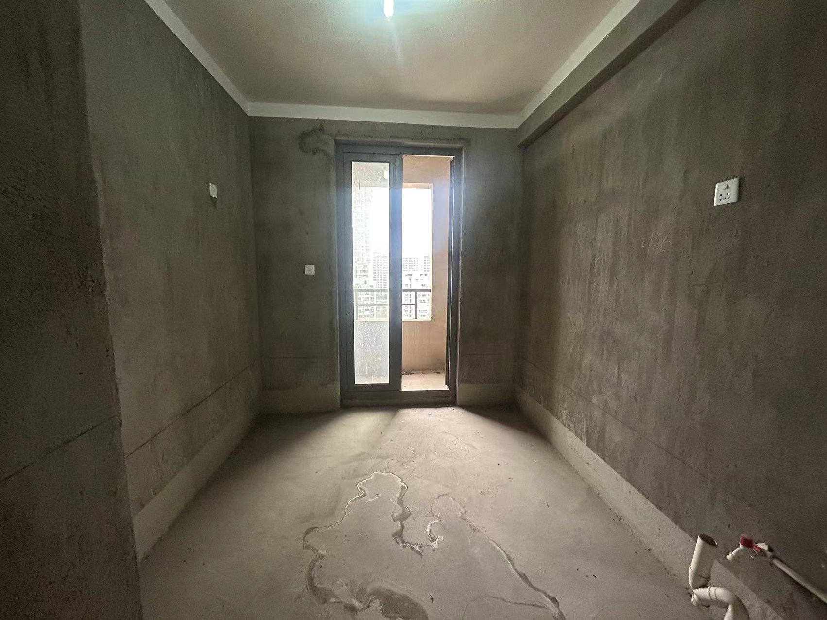 景华城 3室2厅2卫 132m&sup2;