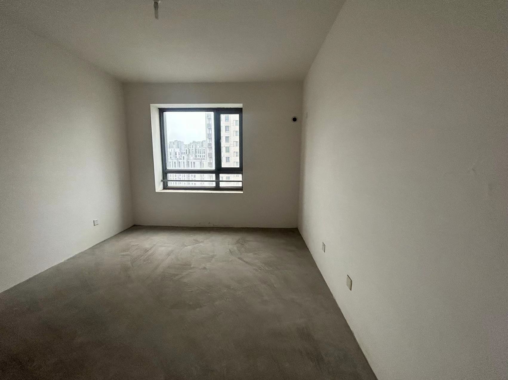 景华城 3室2厅2卫 132m&sup2;
