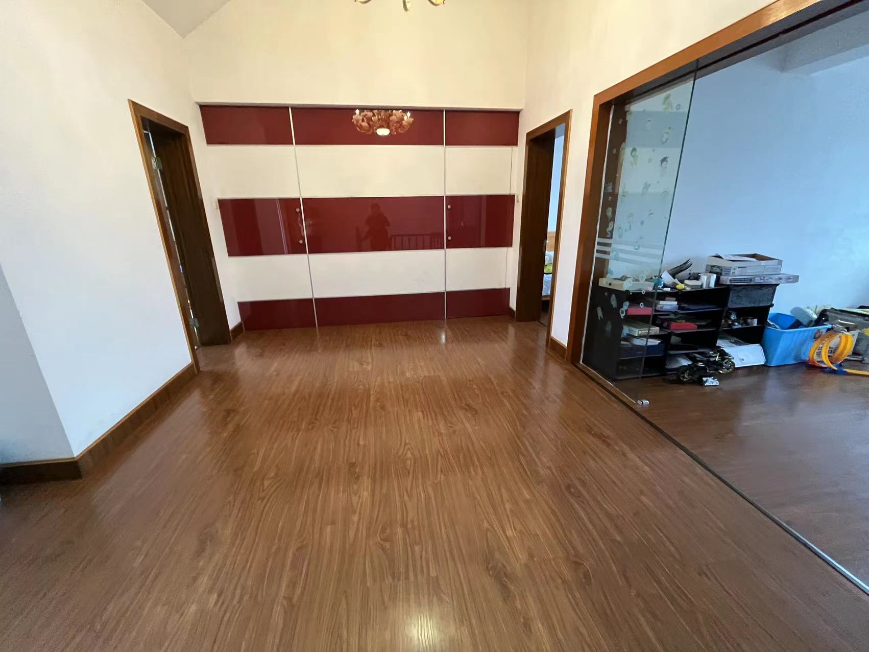 光明花苑(崇川区) 6室2厅2卫 216.00m&sup2;