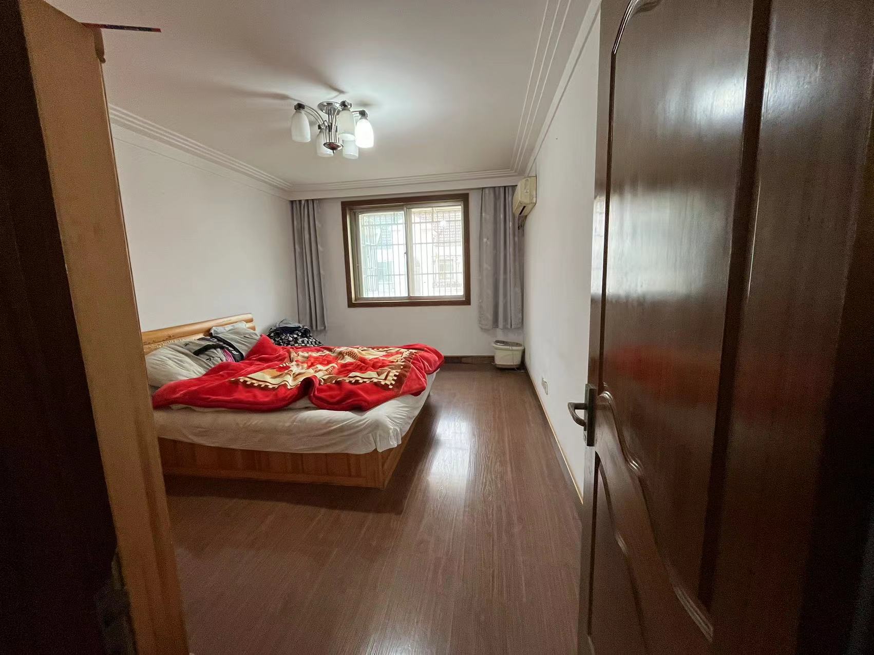 光明花苑(崇川区) 6室2厅2卫 216.00m&sup2;