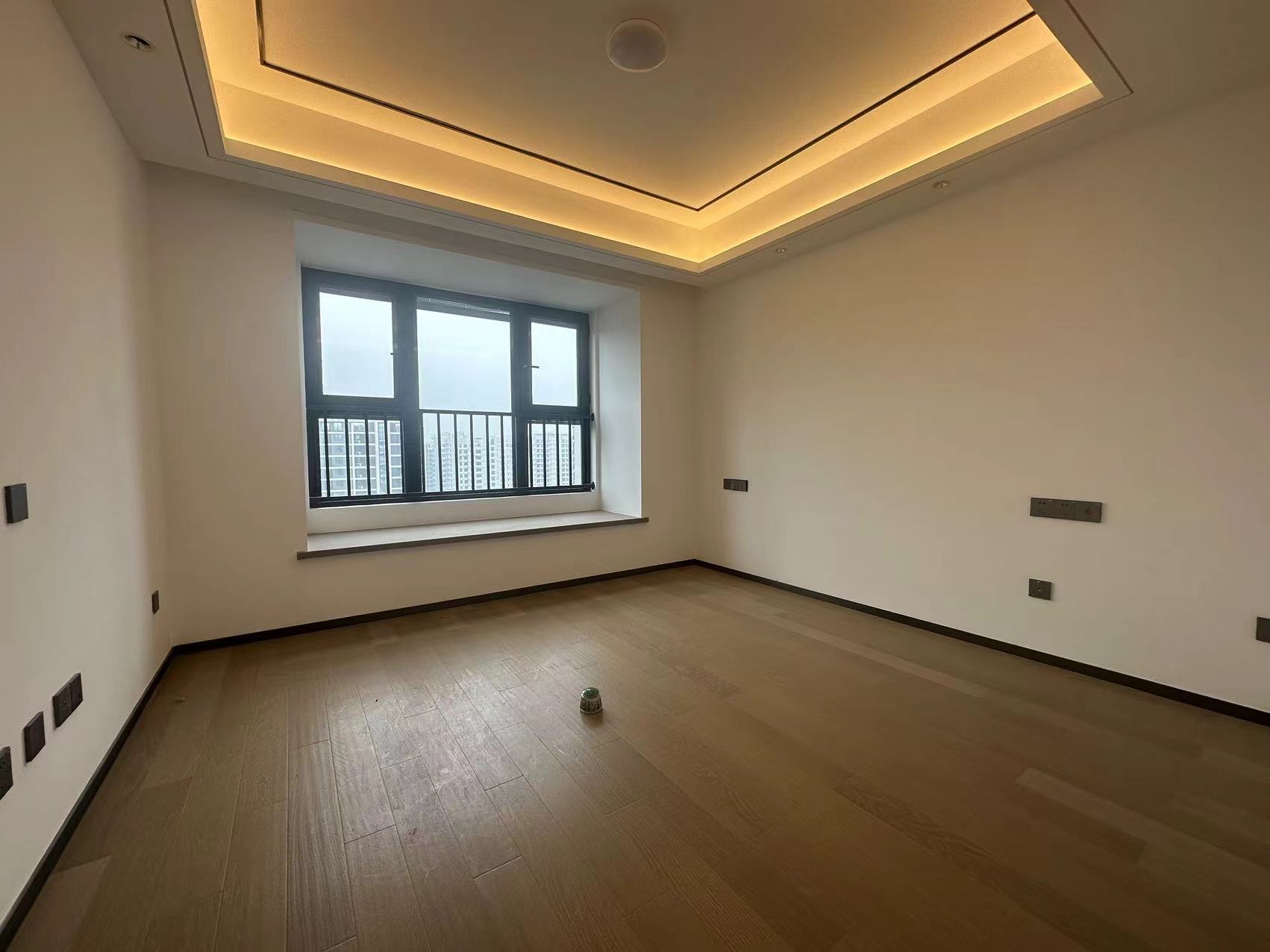 滨江道静园 3室2厅2卫 127m&sup2;