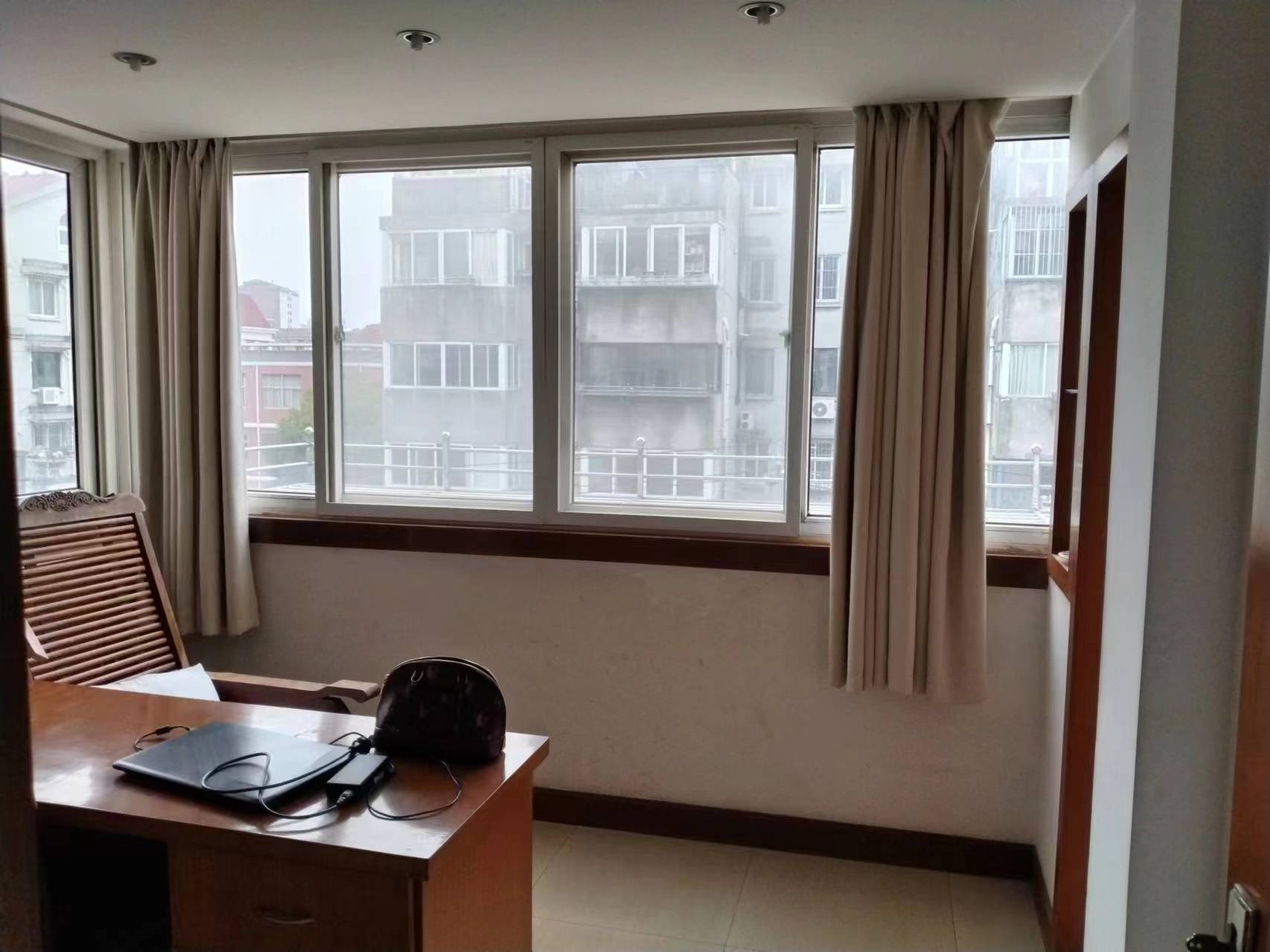 濠西园 3室2厅1卫 124m&sup2;