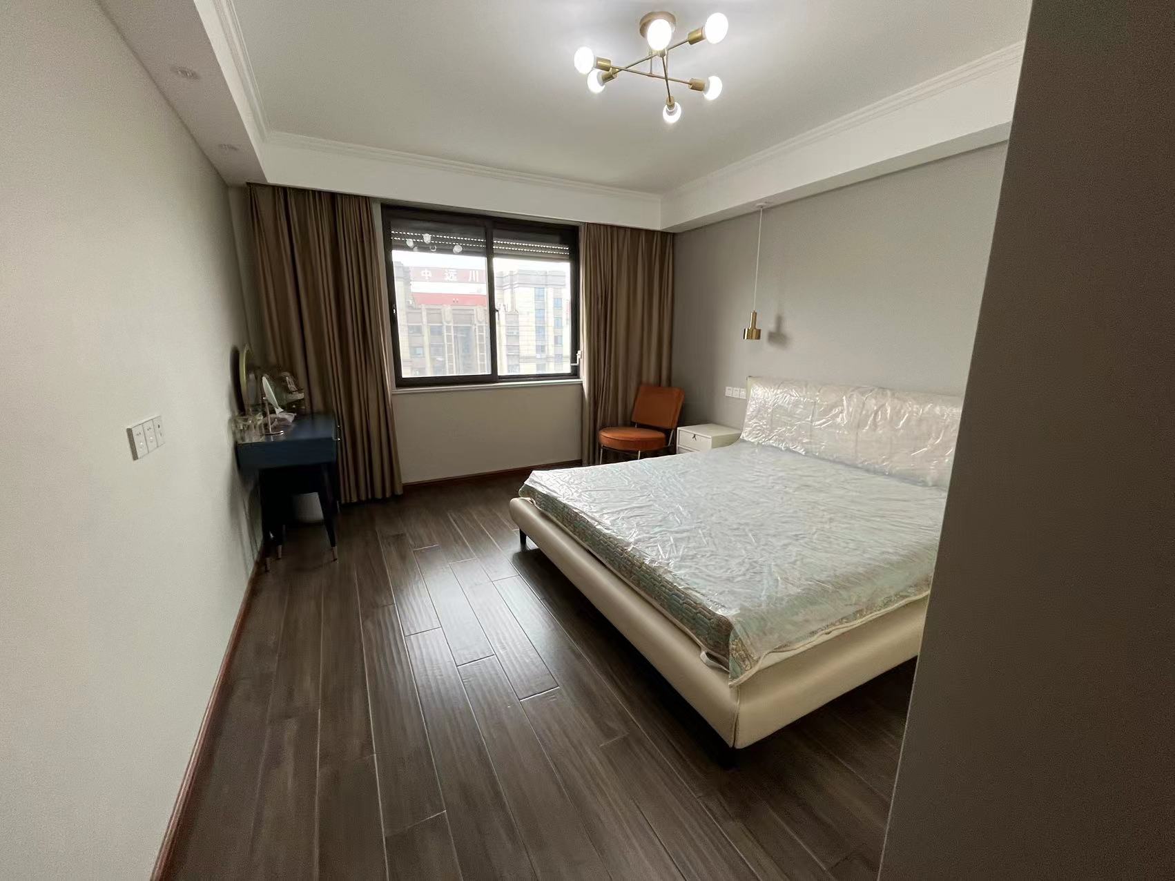 江景苑小区 3室2厅2卫 141m&sup2;