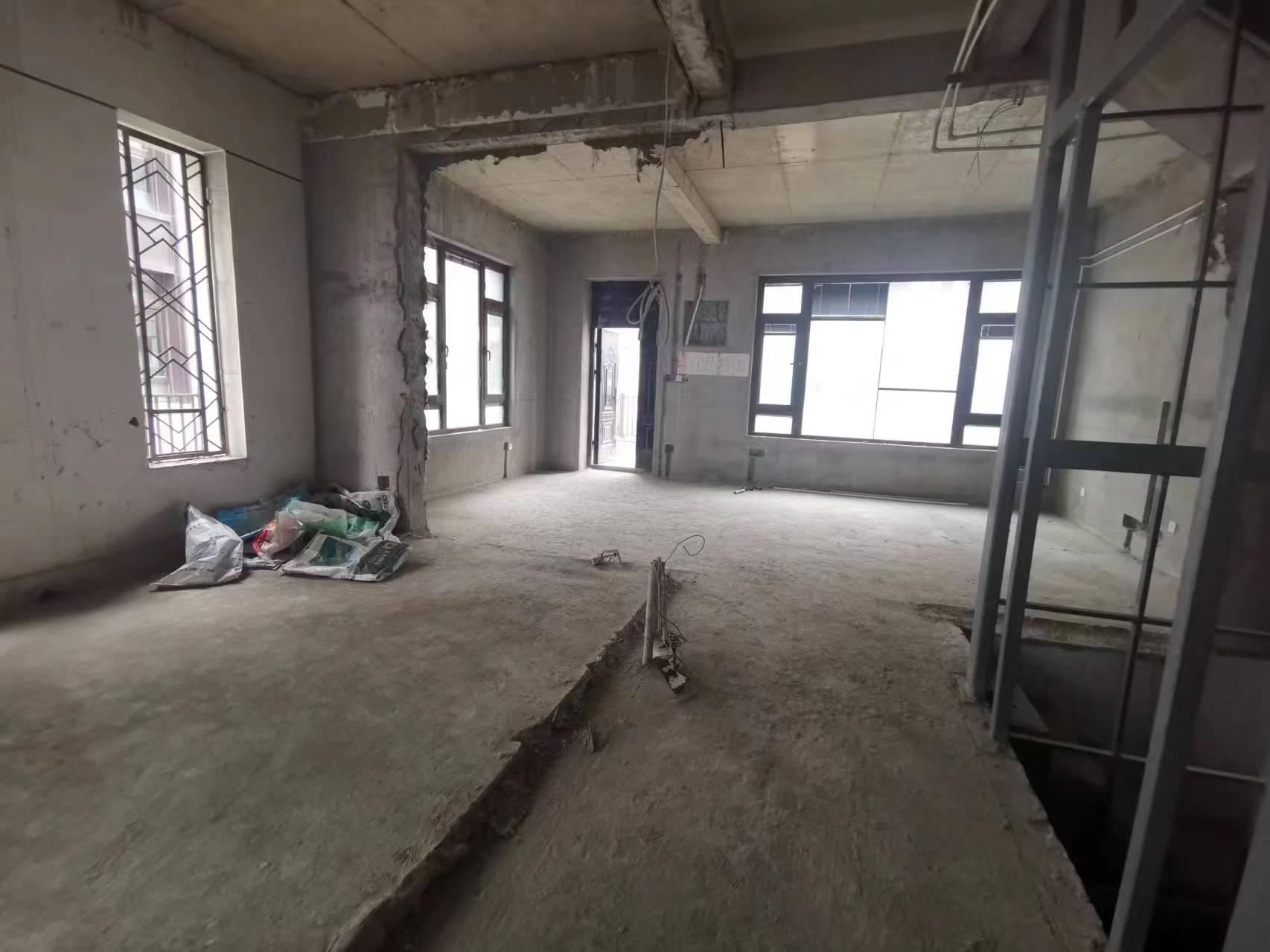 中兴兰溪荟 4室3厅2卫 175m&sup2;