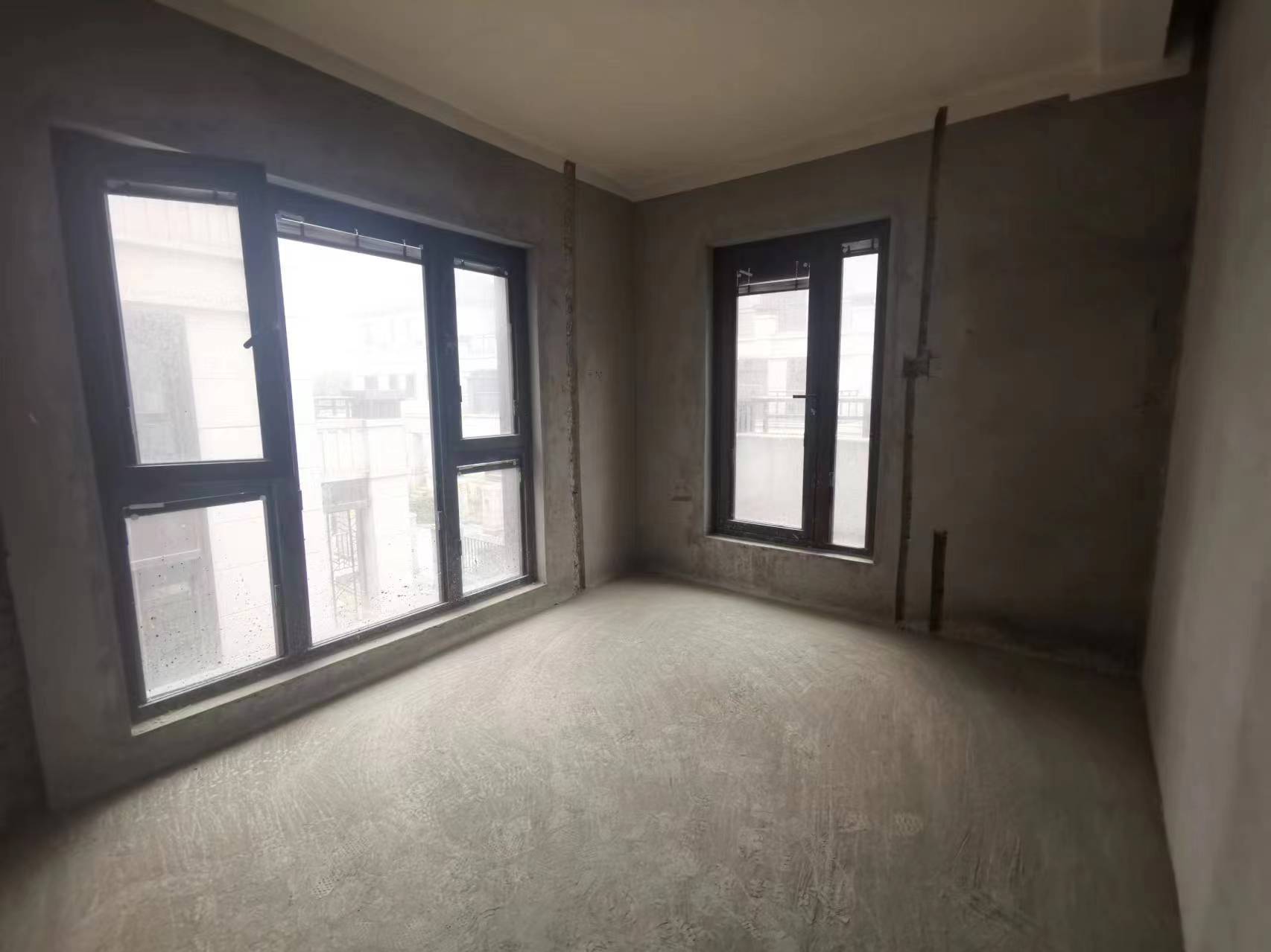 中兴兰溪荟 6室4厅4卫 175.00m²