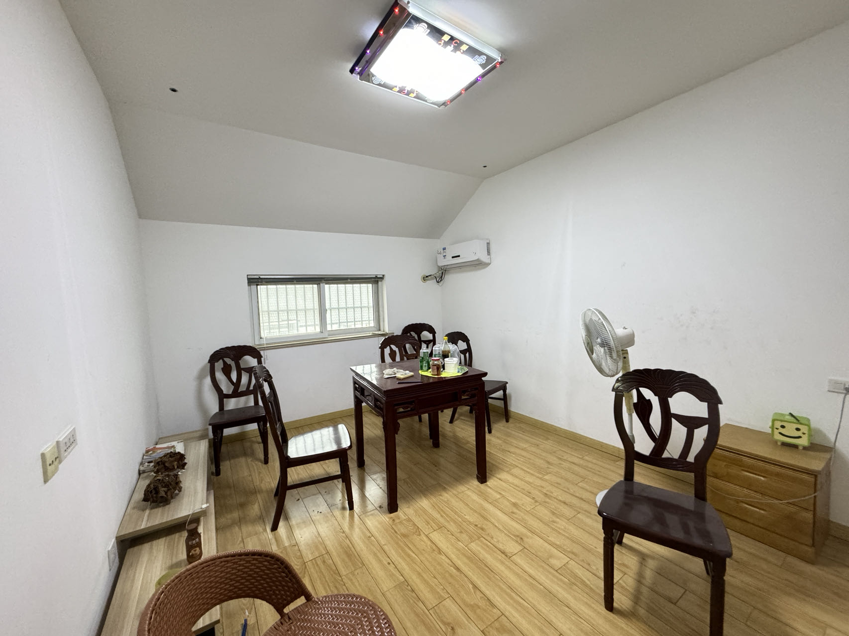 怡园新邸 4室3厅2卫 158m&sup2;