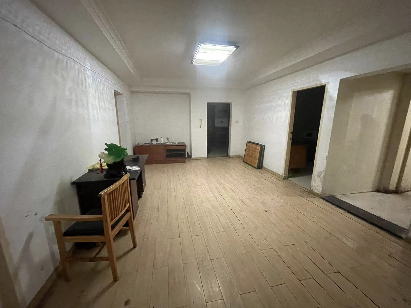 锦安花园一期 3室2厅2卫 144m&sup2;