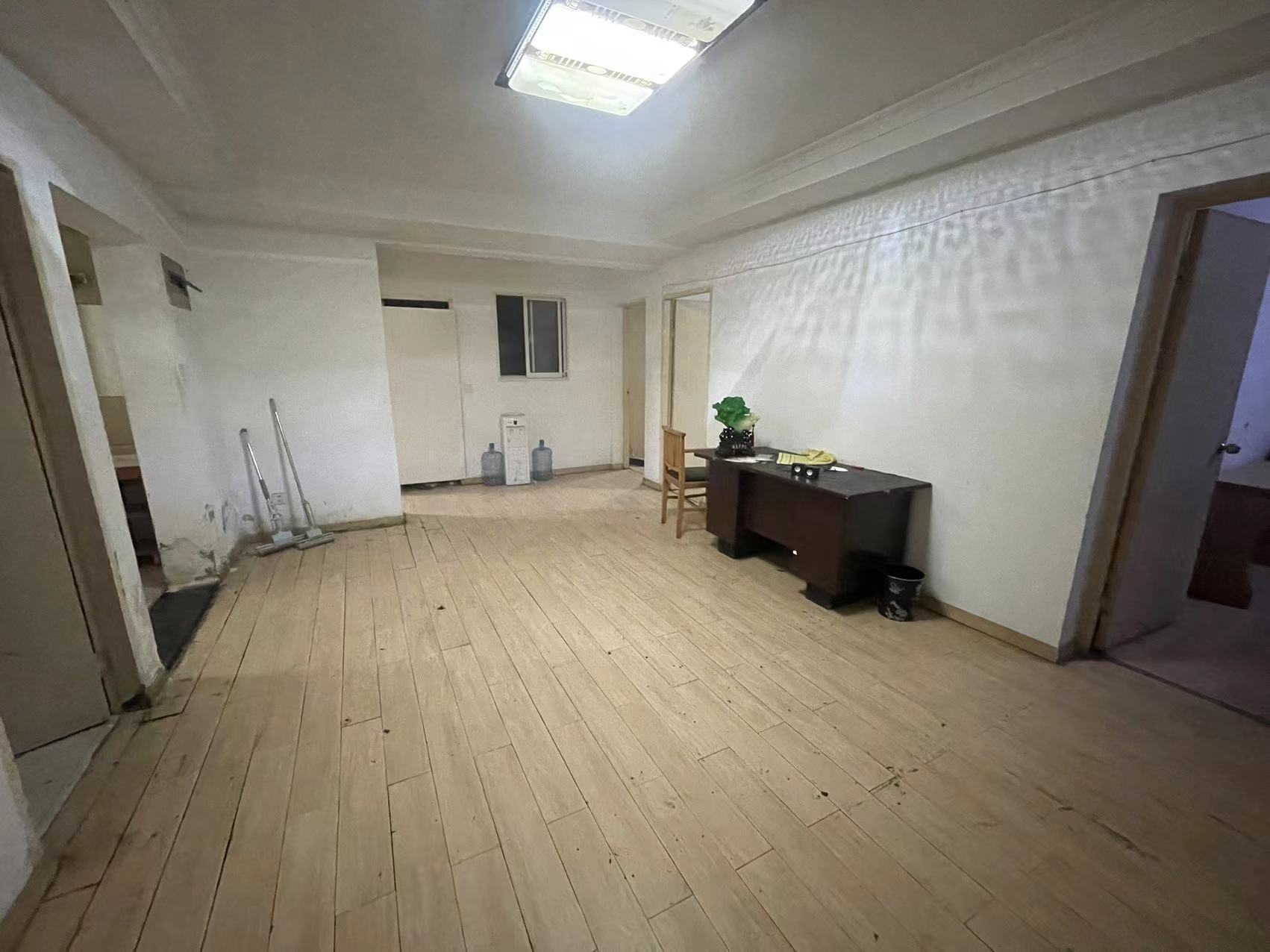 锦安花园一期 3室2厅2卫 144m²