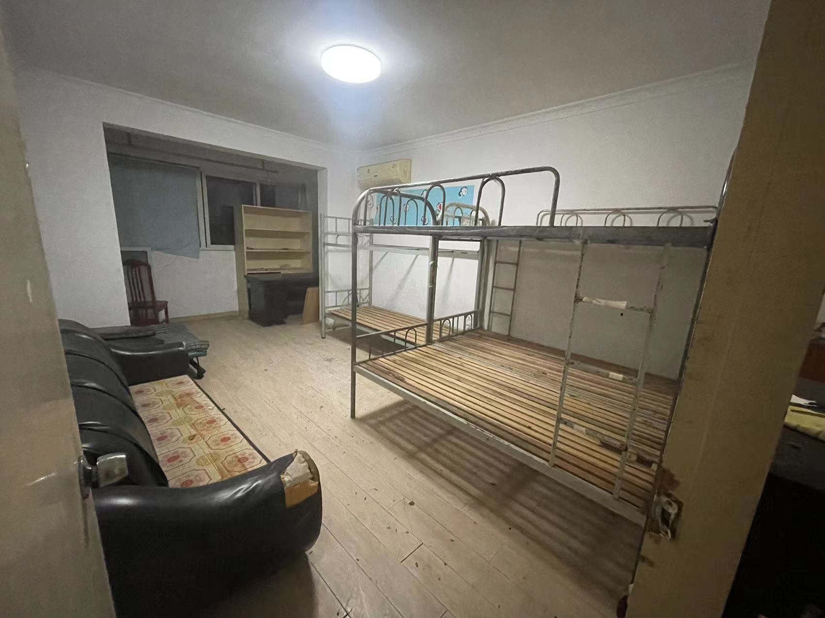 锦安花园一期 3室2厅2卫 144m&sup2;