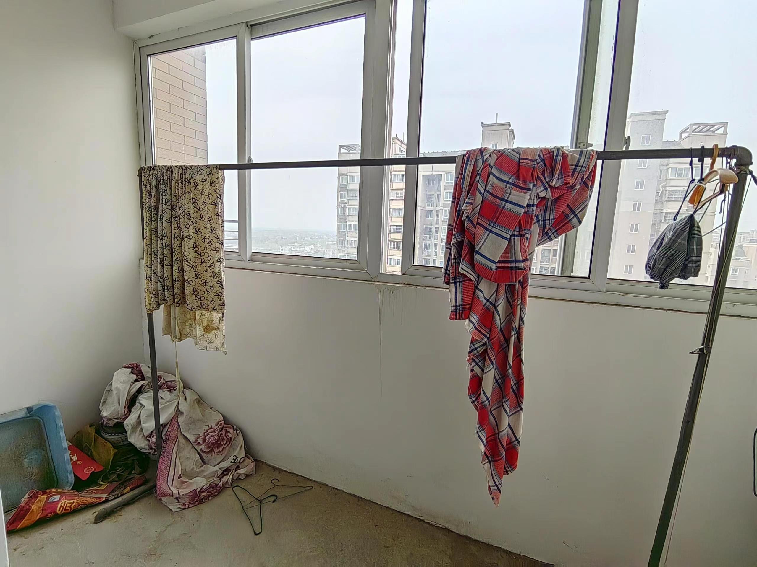 天熹苑 3室2厅1卫 101m&sup2;