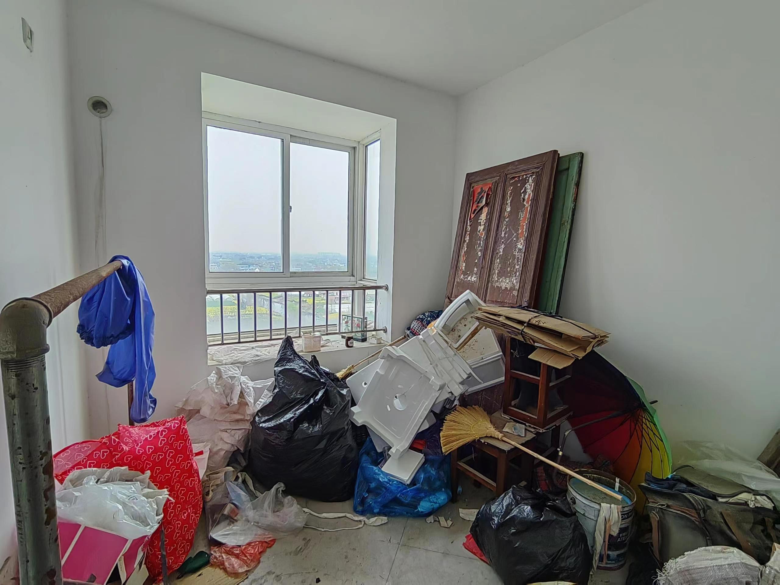 天熹苑 3室2厅1卫 101m&sup2;