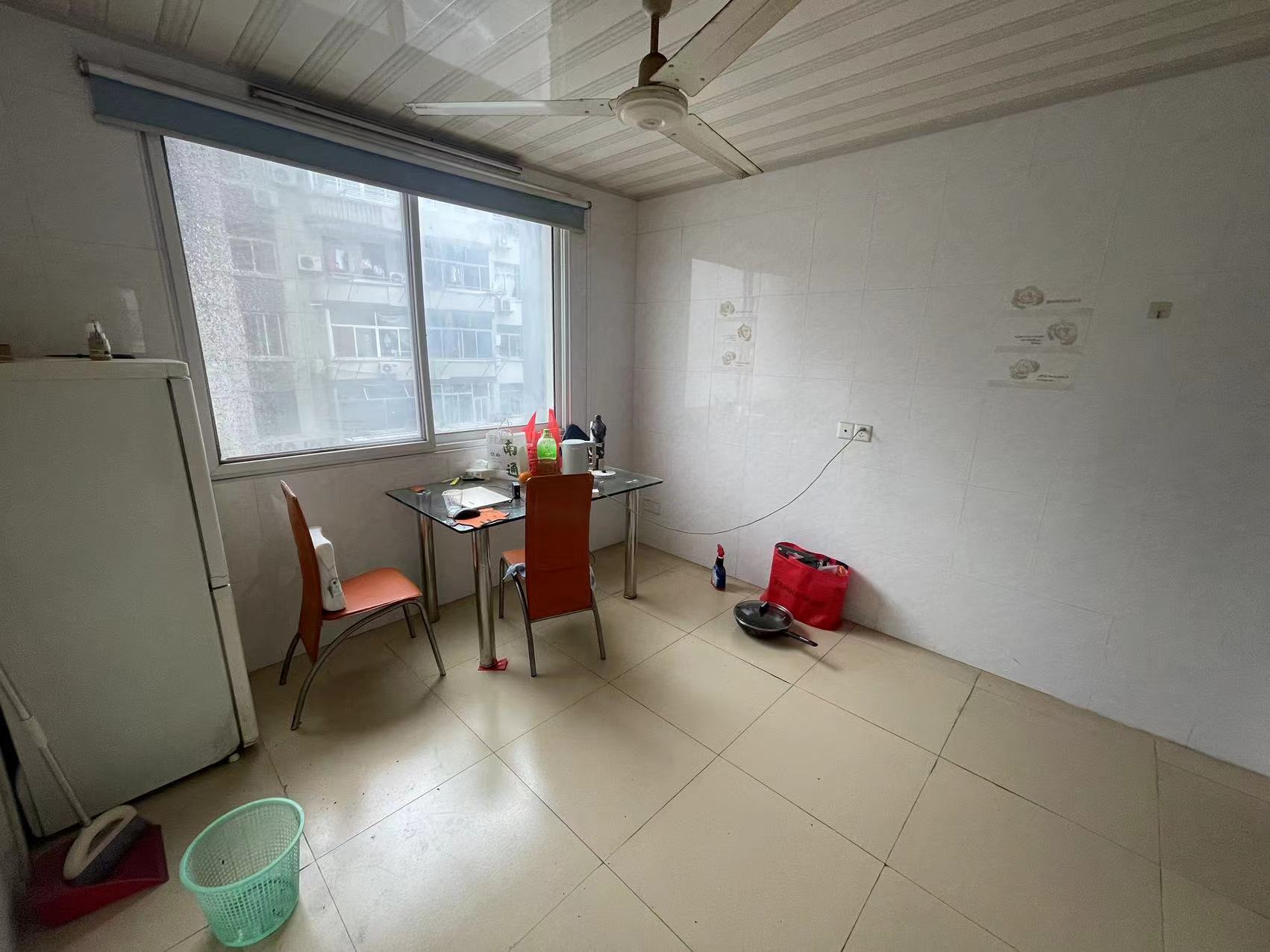 易家桥新村 2室2厅1卫 80m&sup2;