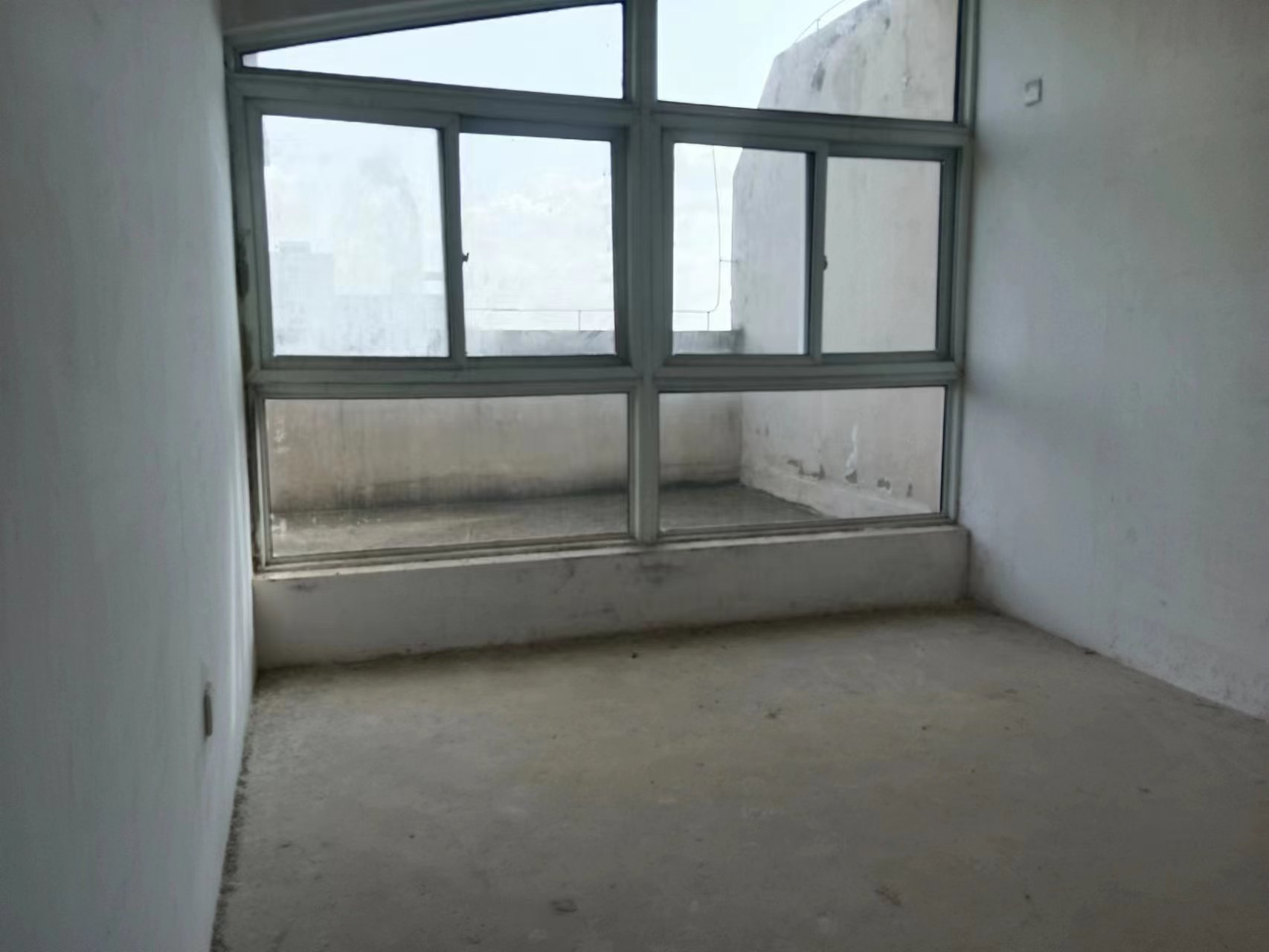 天霞苑 5室2厅2卫 133m²