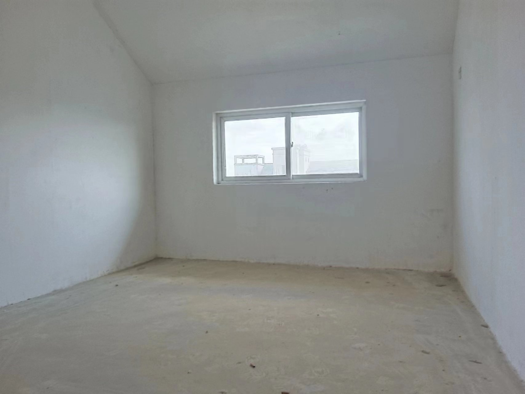天霞苑 5室2厅2卫 133m²