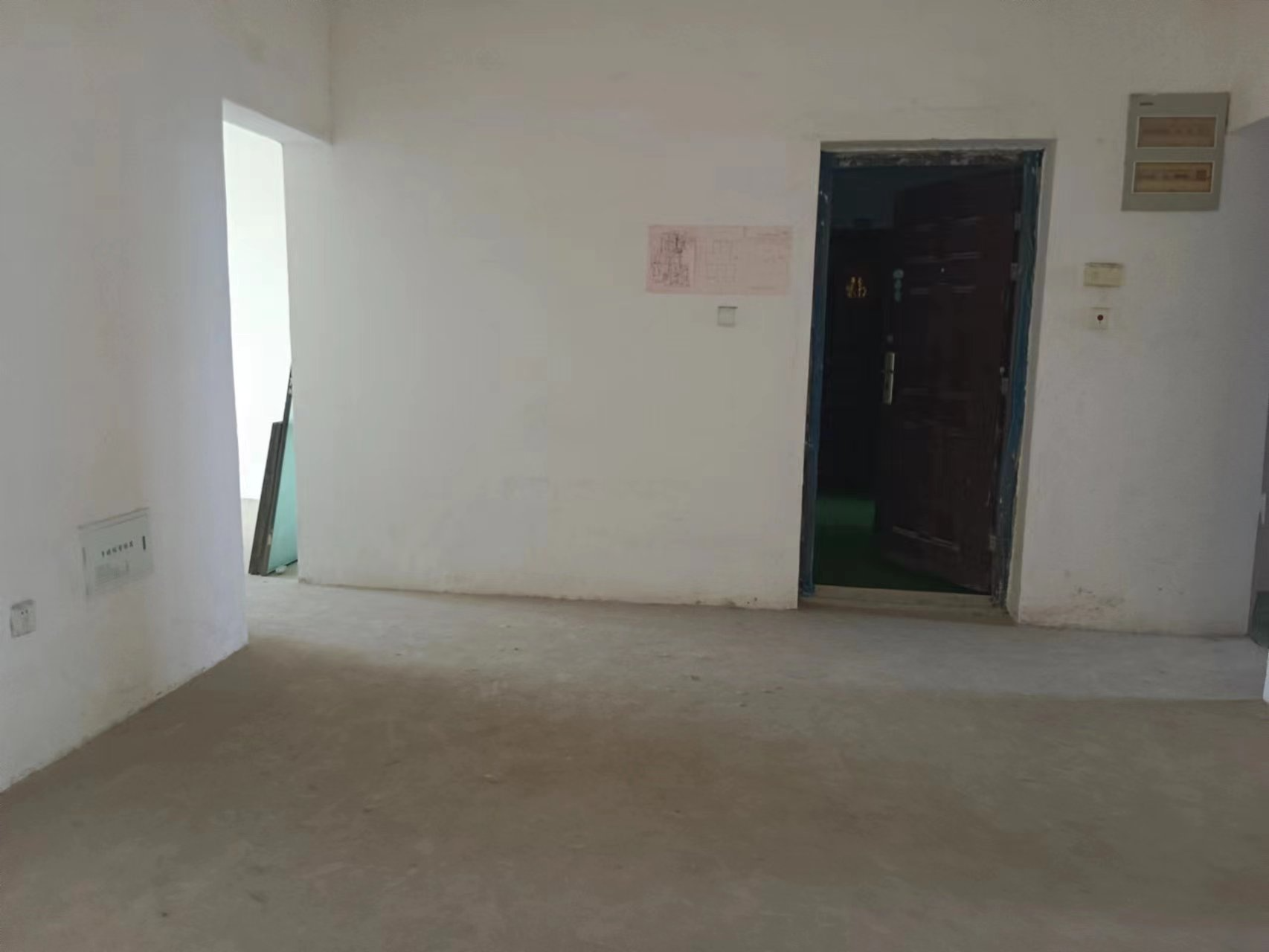 天霞苑 5室2厅2卫 133m²