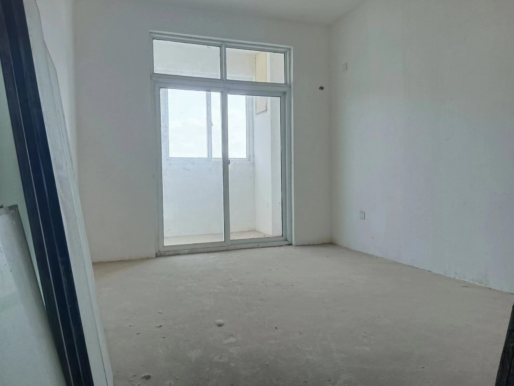 天霞苑 5室2厅2卫 133m²