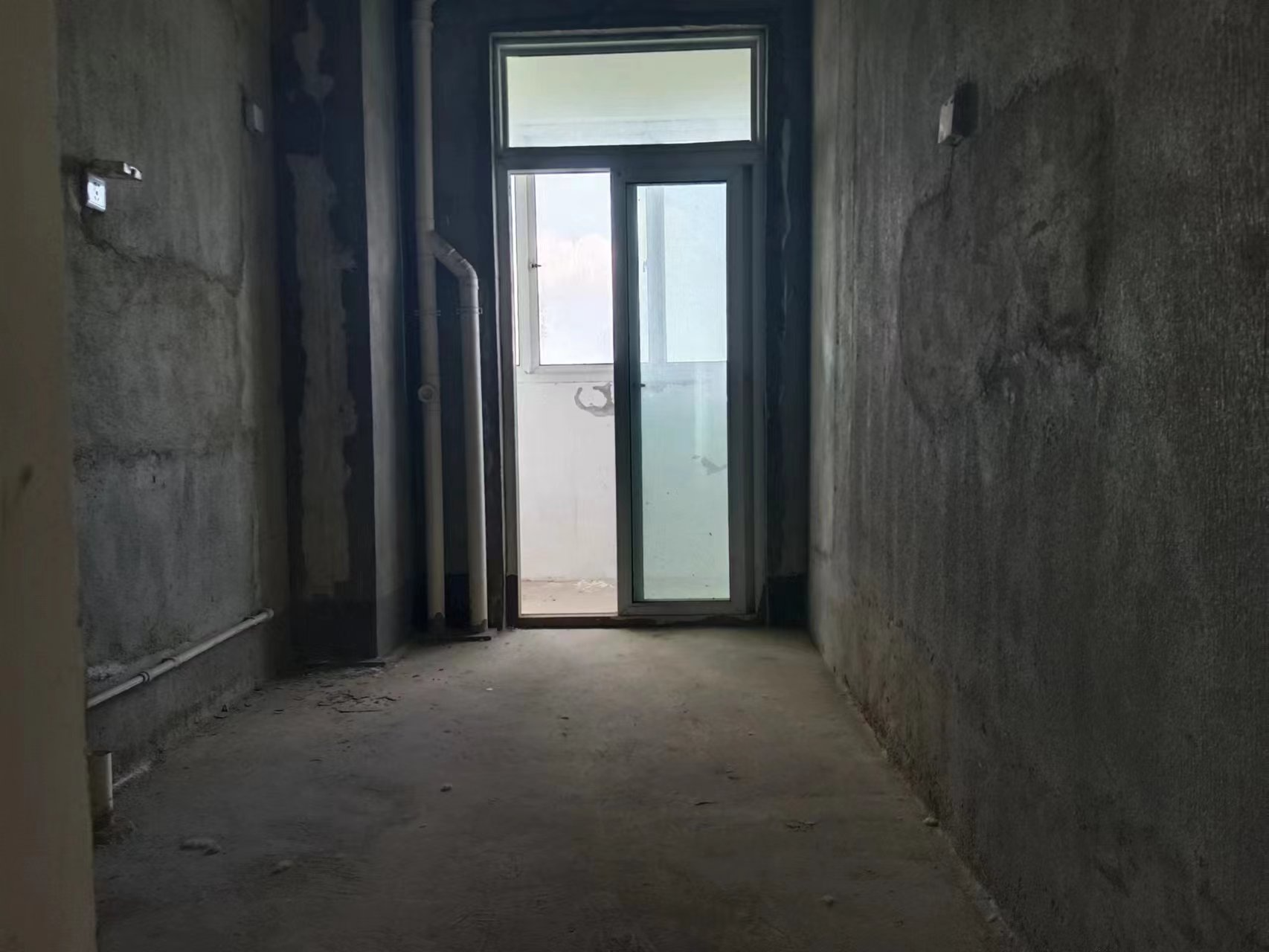 天霞苑 5室2厅2卫 133m²