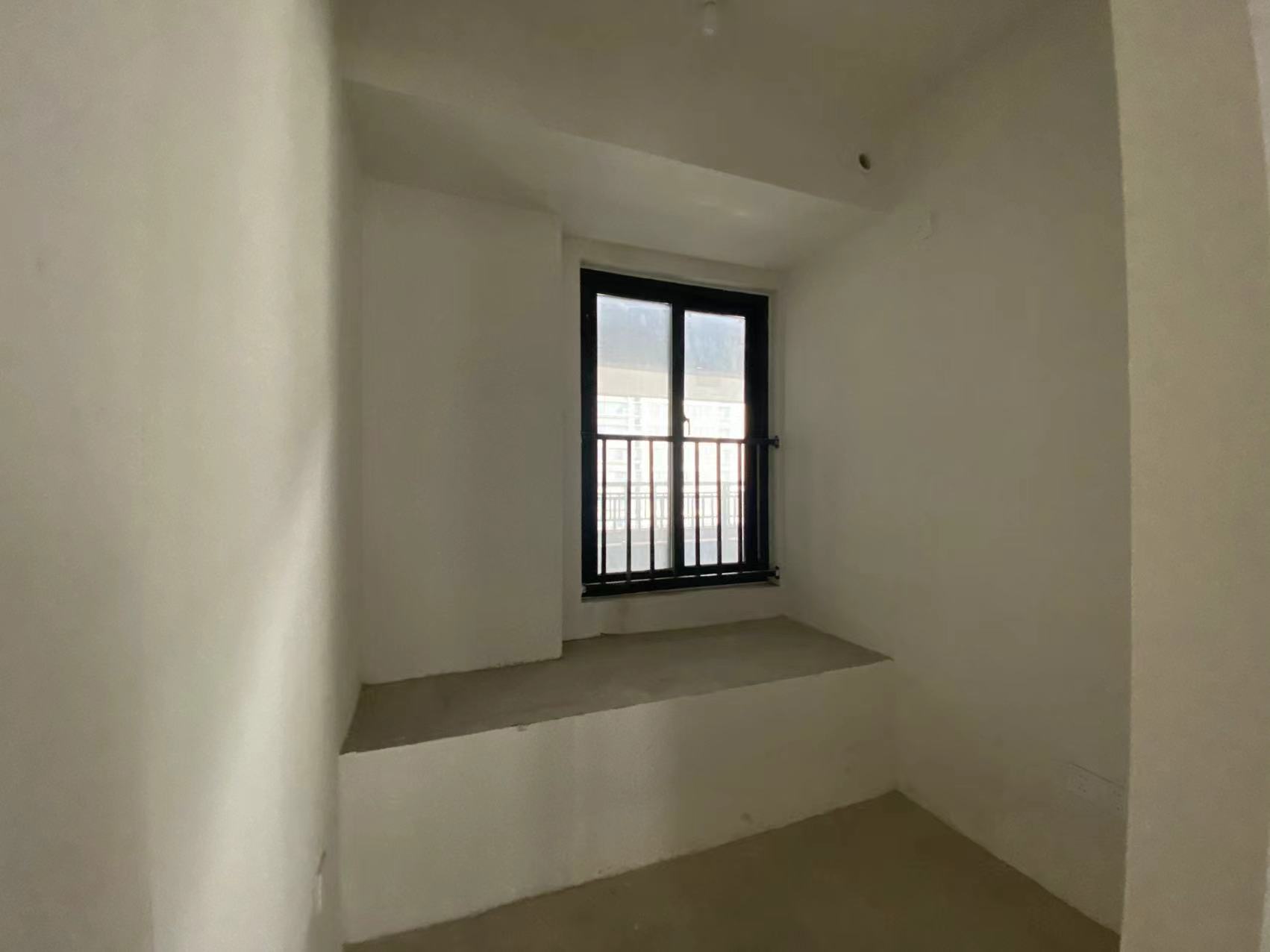 东时区 3室2厅1卫 82m&sup2;