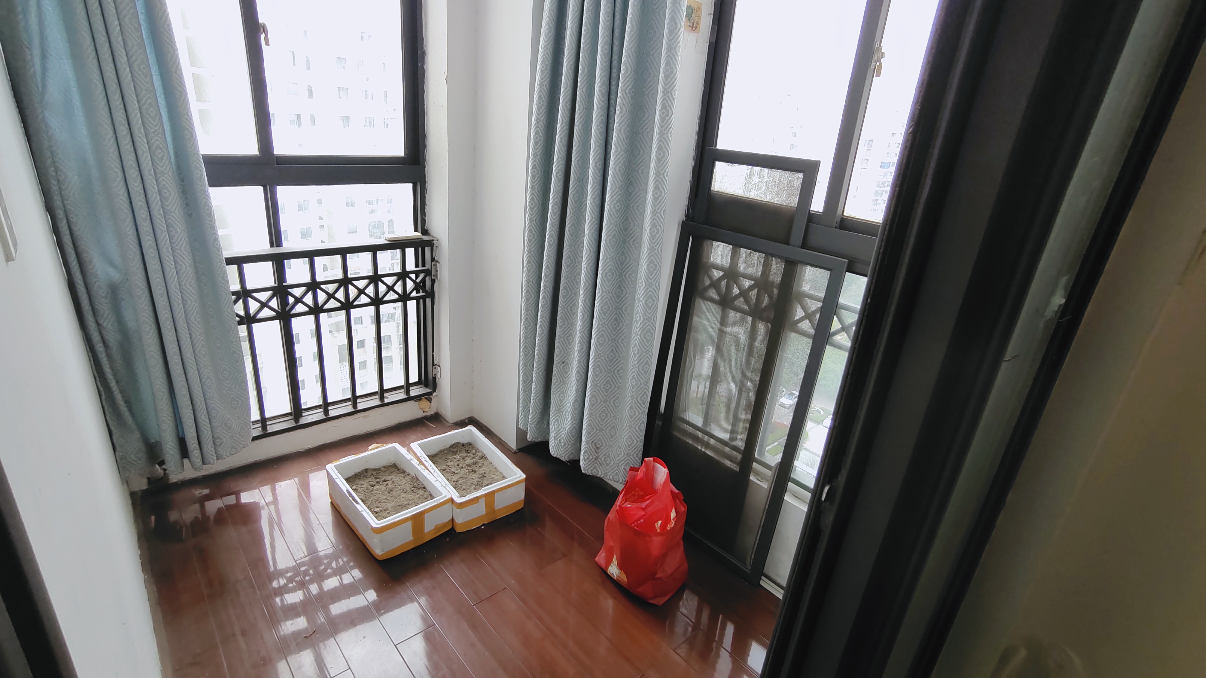 高迪晶城 2室1厅1卫 66m&sup2;